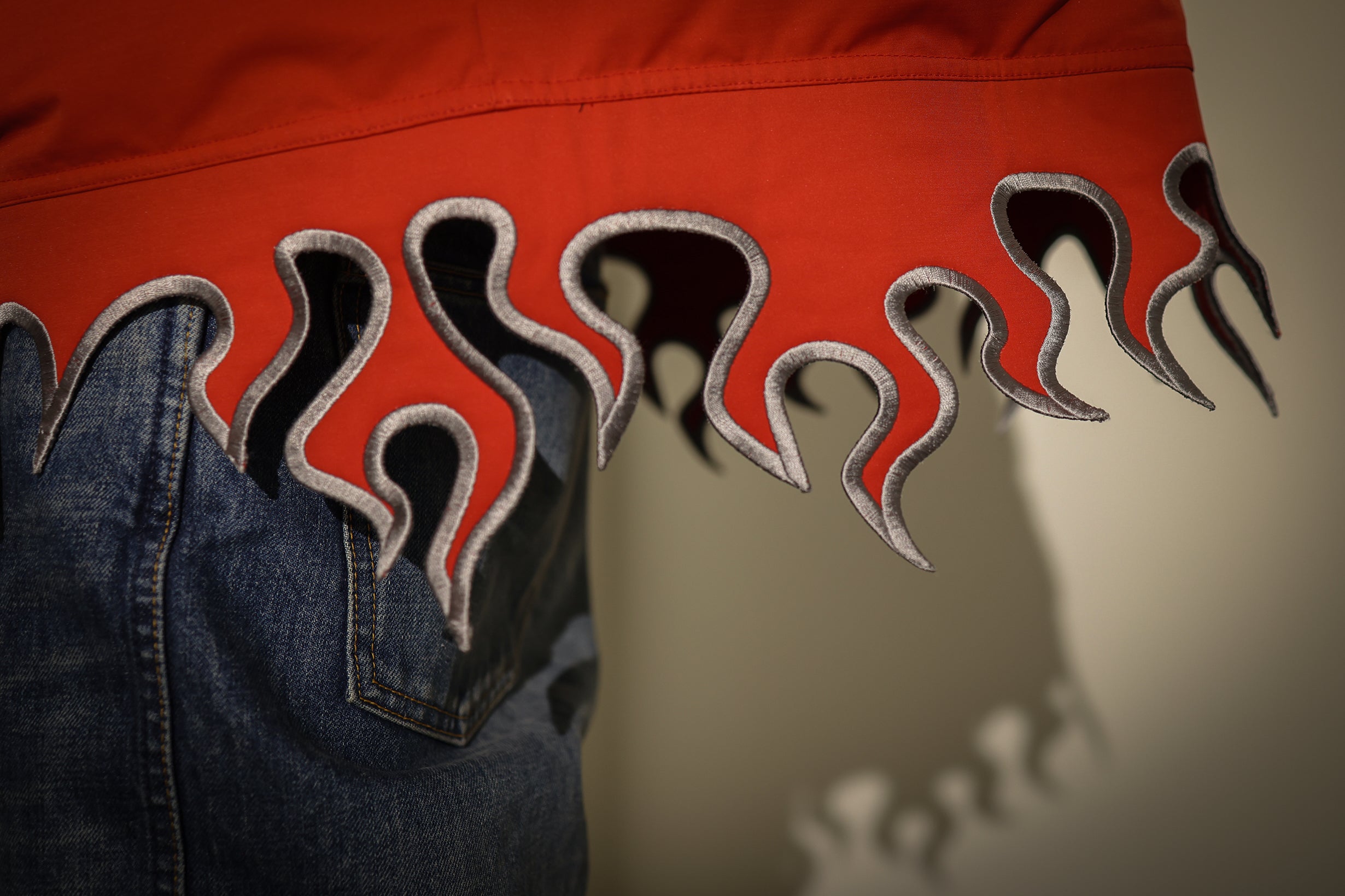 “ Stay gold , Stay the cource ”