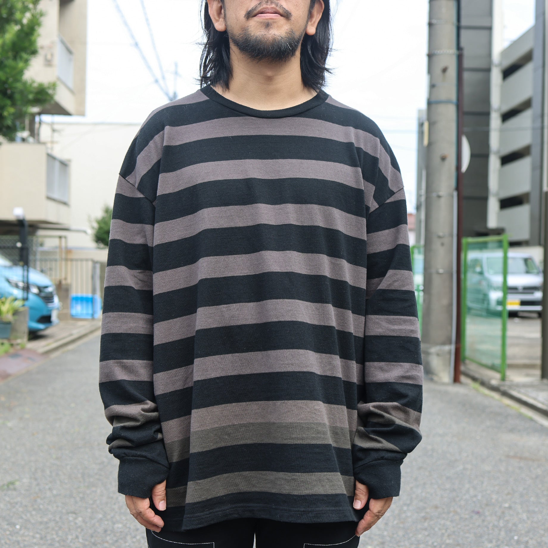 LONG-SLEEVE BORDER T-SHIRT(BLACK × CHACOAL)