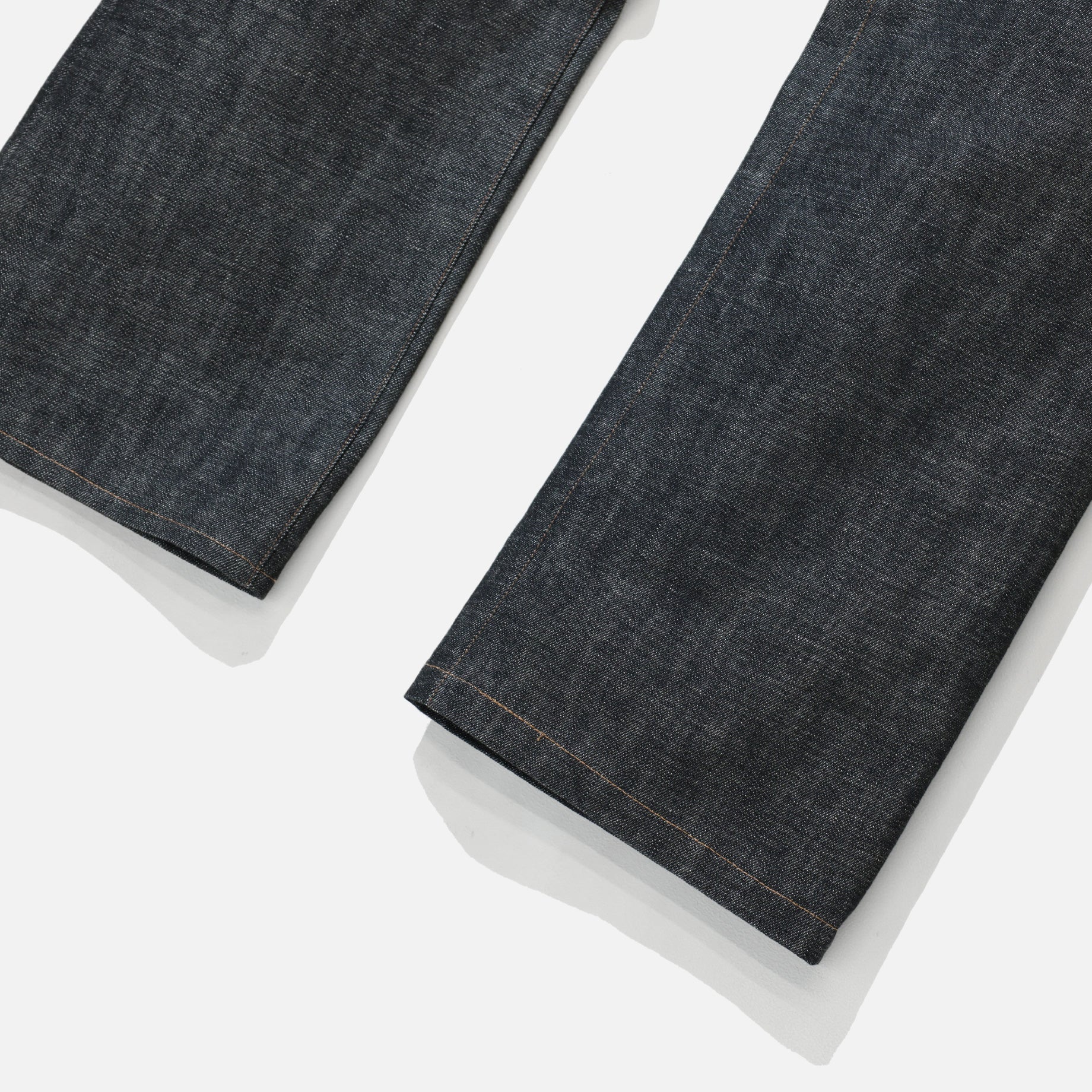 ASYMMETRY DESIGN WIDE BOOT CUT PANTS(BLACK DENIM)