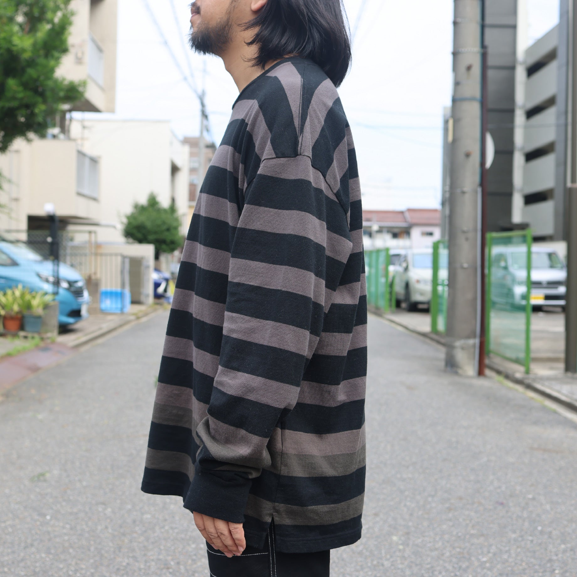LONG-SLEEVE BORDER T-SHIRT(BLACK × CHACOAL)