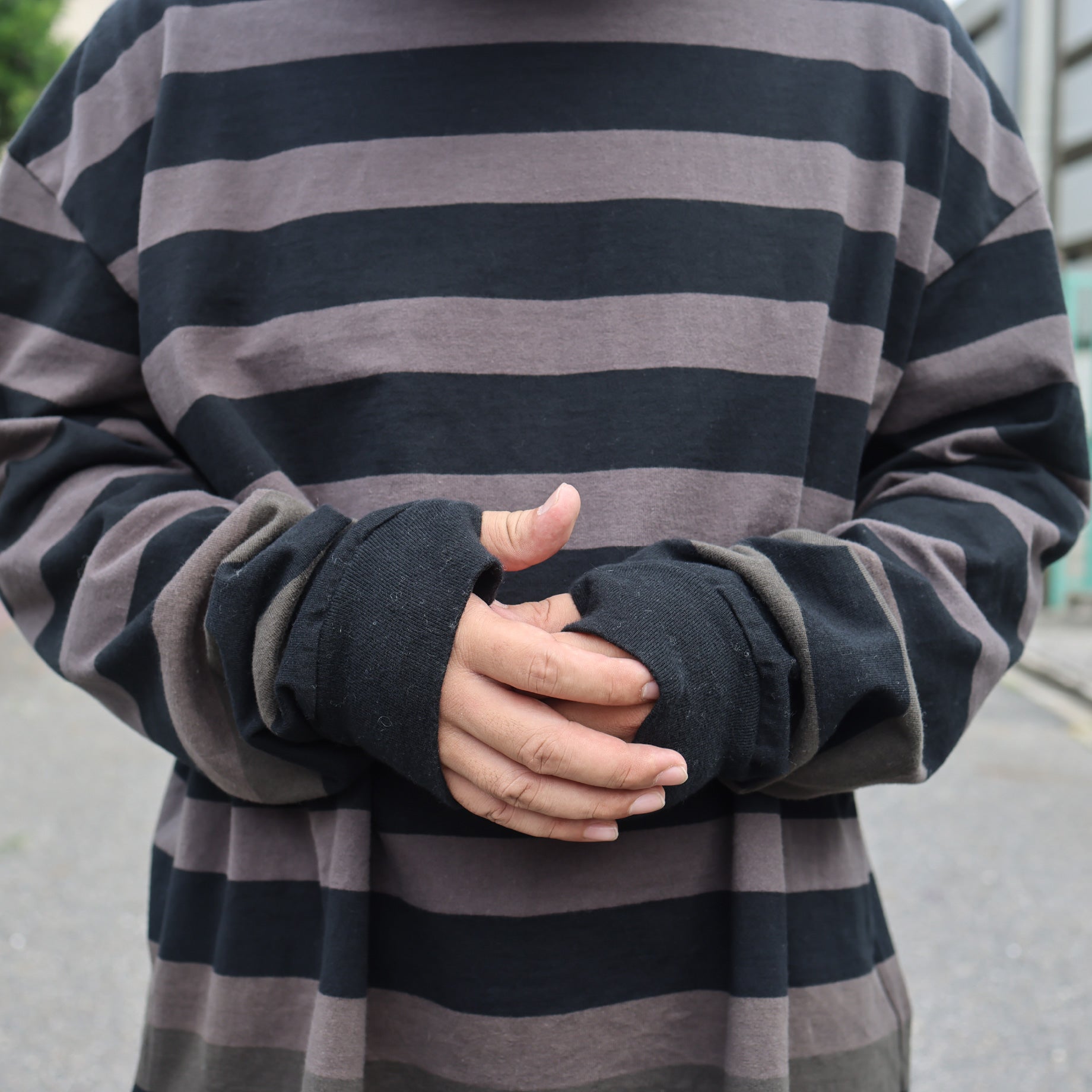 LONG-SLEEVE BORDER T-SHIRT(BLACK × CHACOAL)