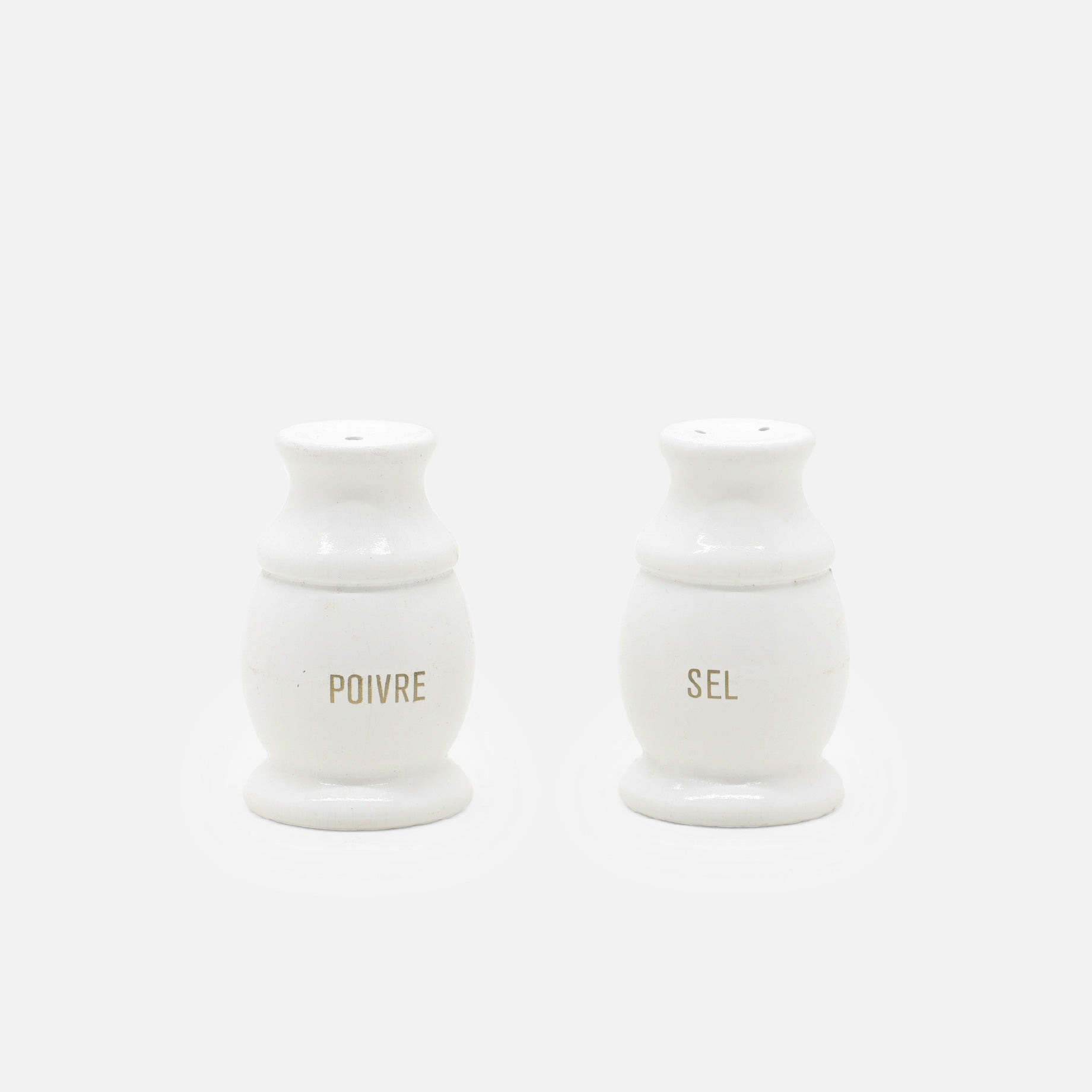 VINTAGE MISCELLANEOUS WOODEN SALT & PEPPAR