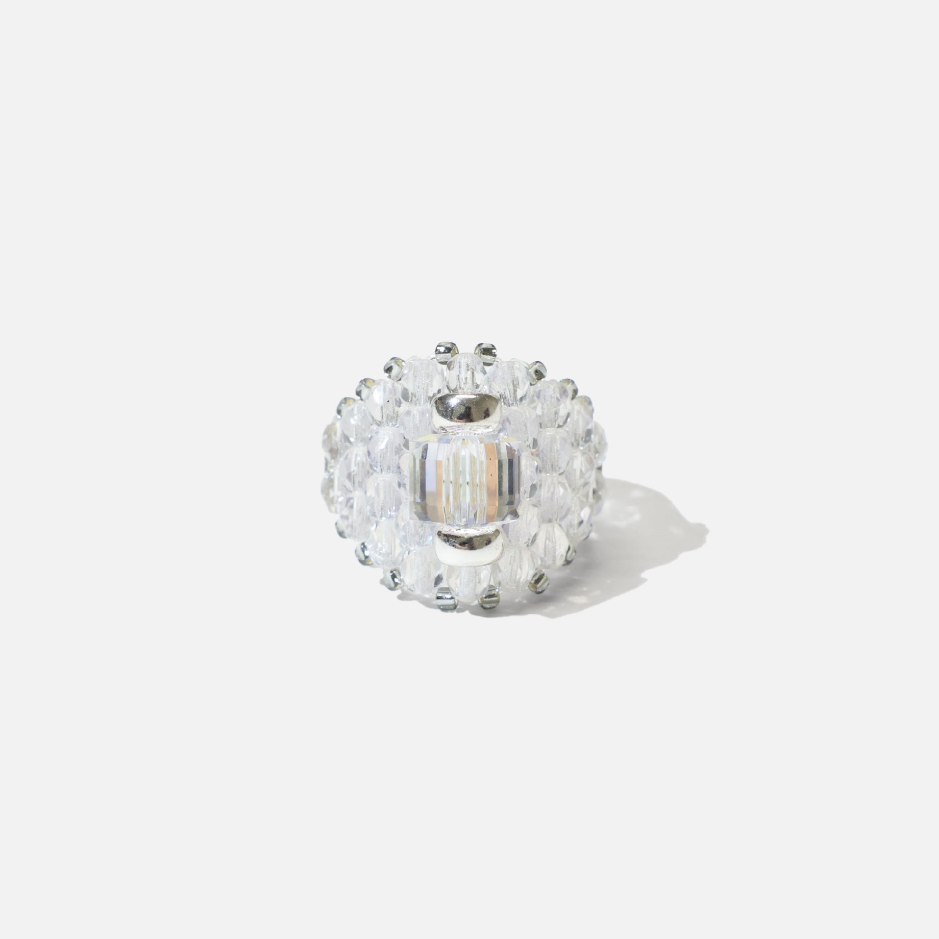 NEEDLES × TIE A KNOT SQUARE CRYSTAL BEADS RING (CLEAR)