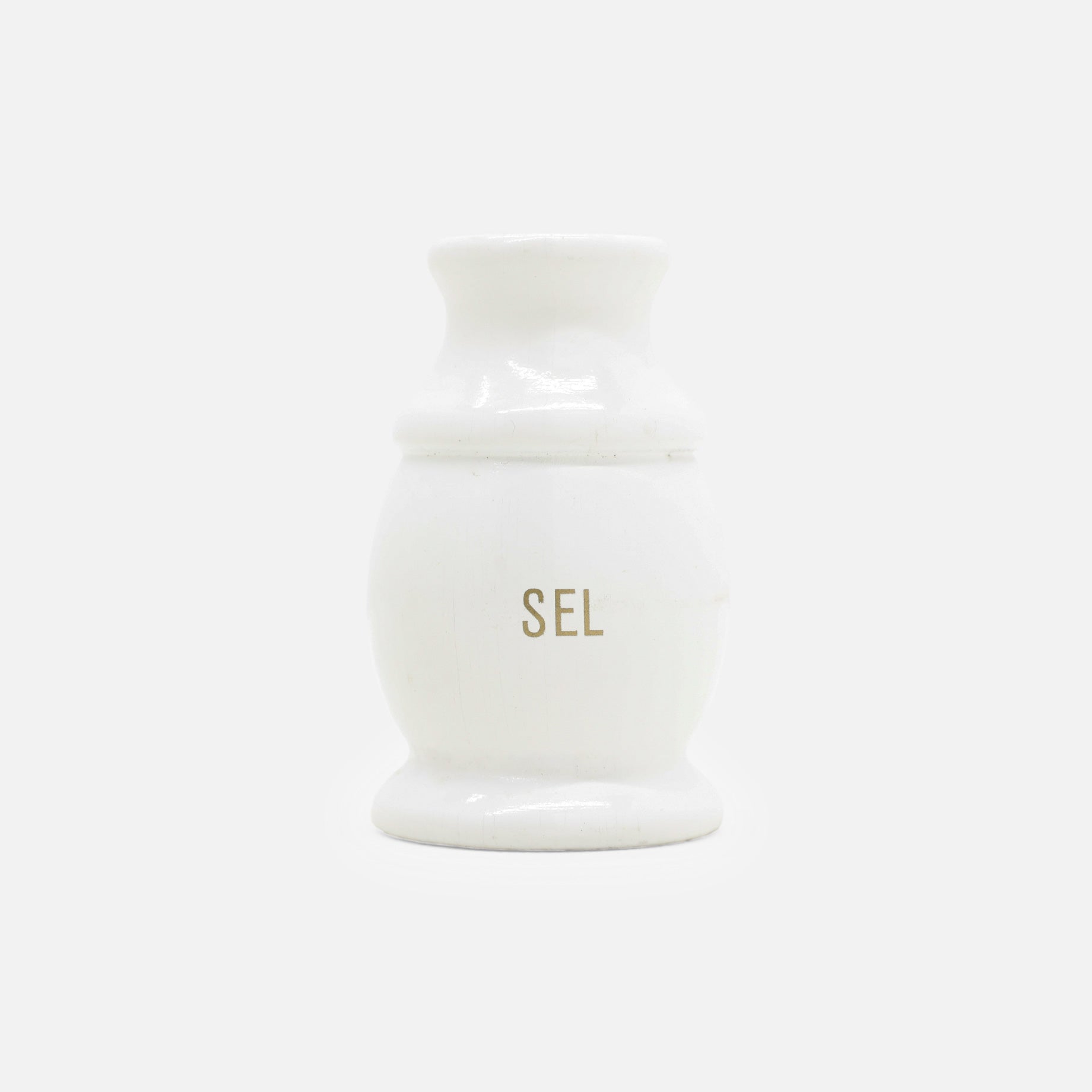 VINTAGE MISCELLANEOUS WOODEN SALT & PEPPAR