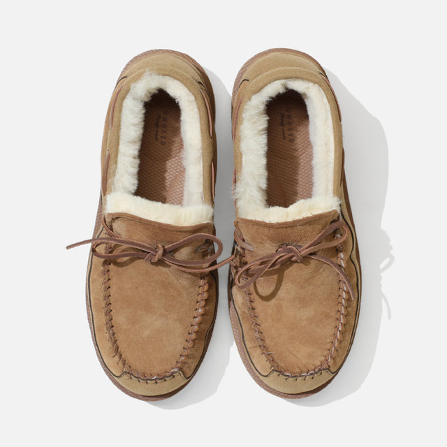 UNUSED × SUICOKE MOUTON MOCCASINS (BROWN)
