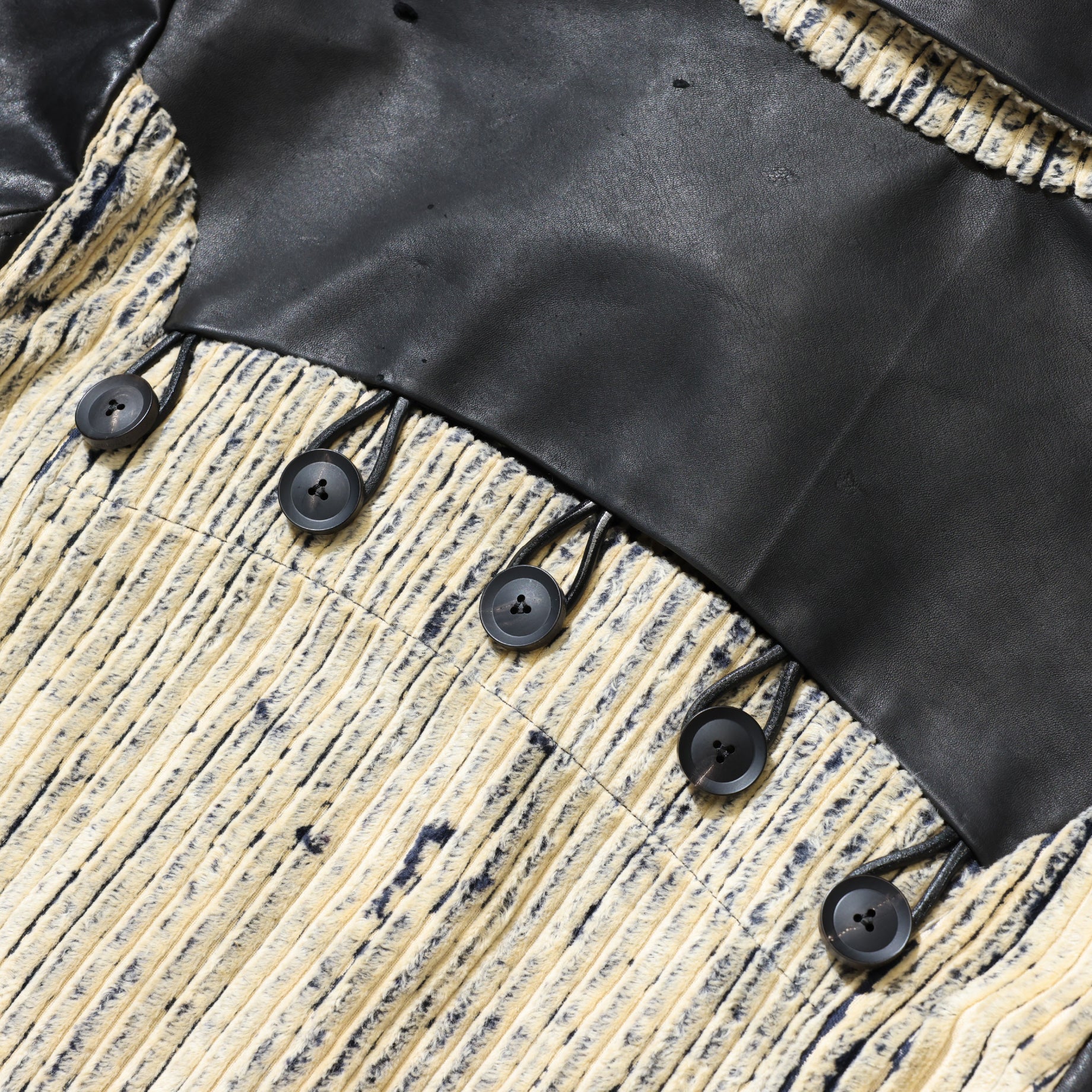 BUTTONED PATCH LEATHER JK (NAVY)
