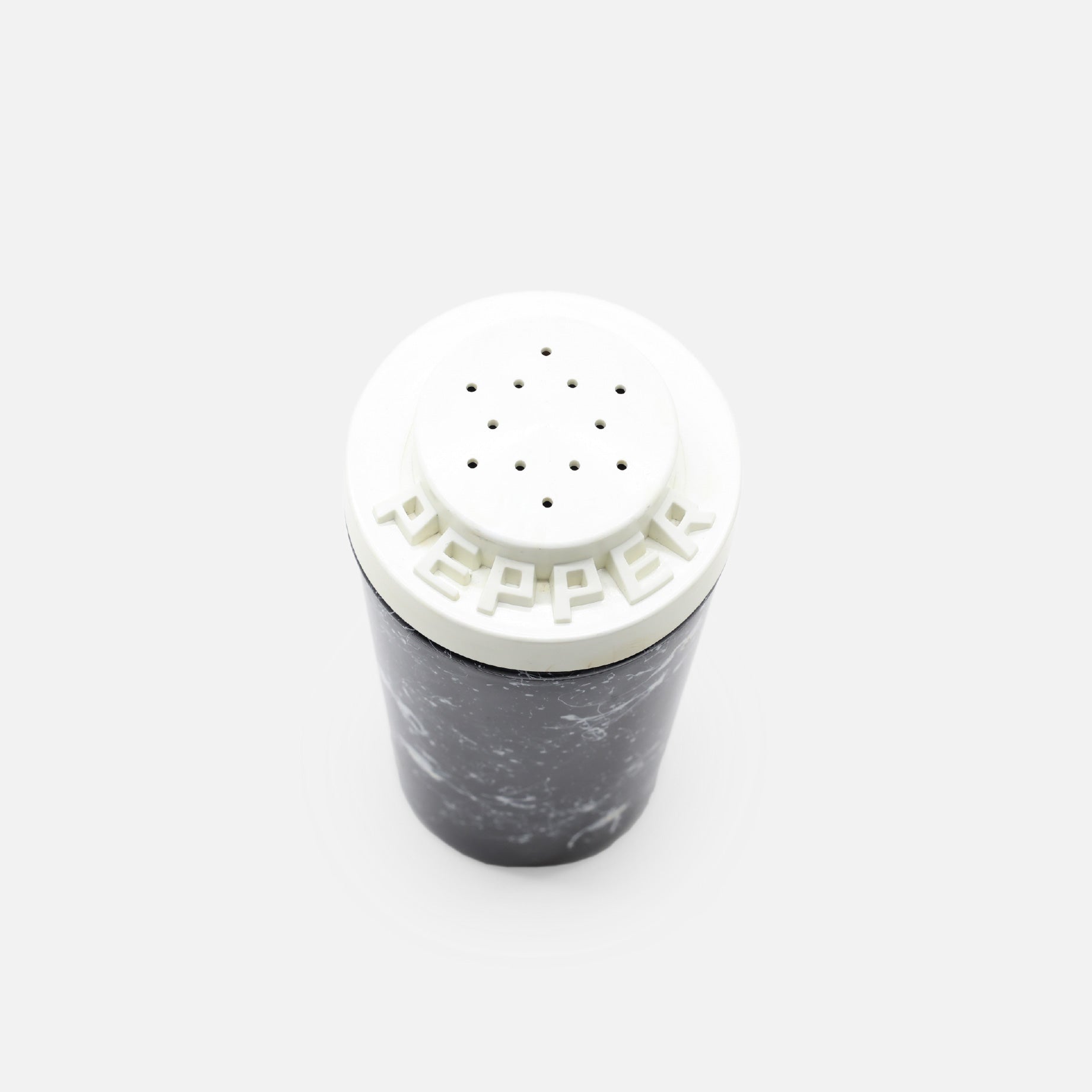VINTAGE MISCELLANEOUS PEPPER SHAKER(HAZELーATLAS)