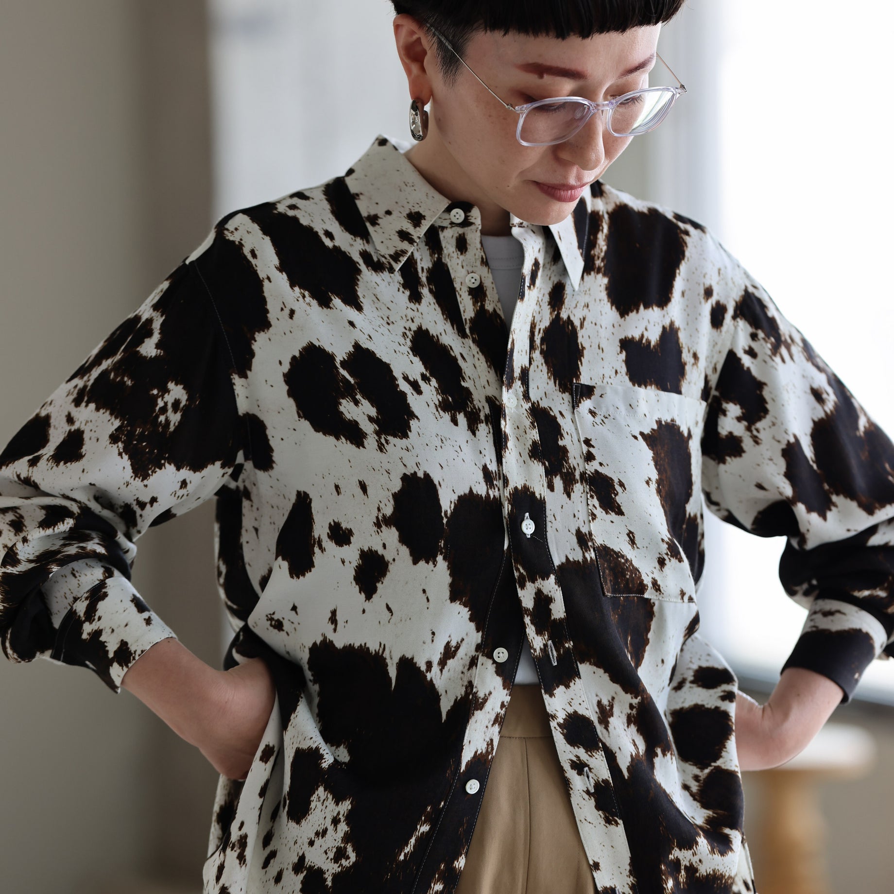 LAYER PATTERN PRINTED SHIRTS (FOG WHITE)