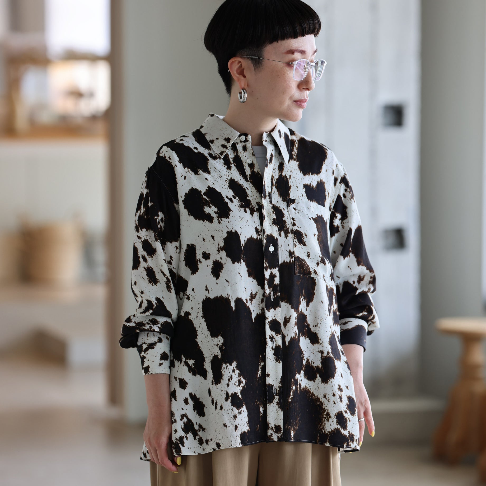 LAYER PATTERN PRINTED SHIRTS (FOG WHITE)