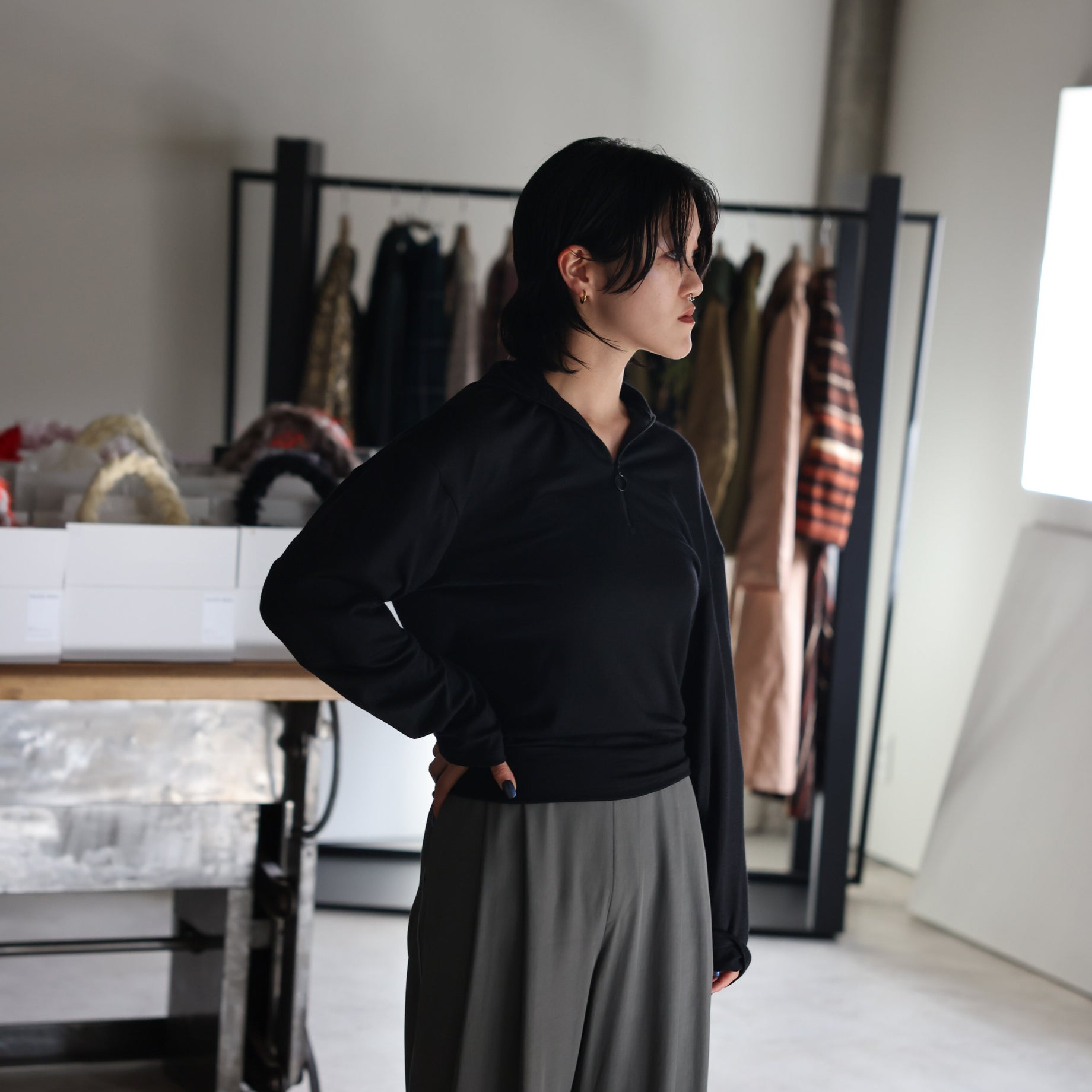 WASHABLE WOOL VOLUME SLEEVE JERSEY(BLACK)