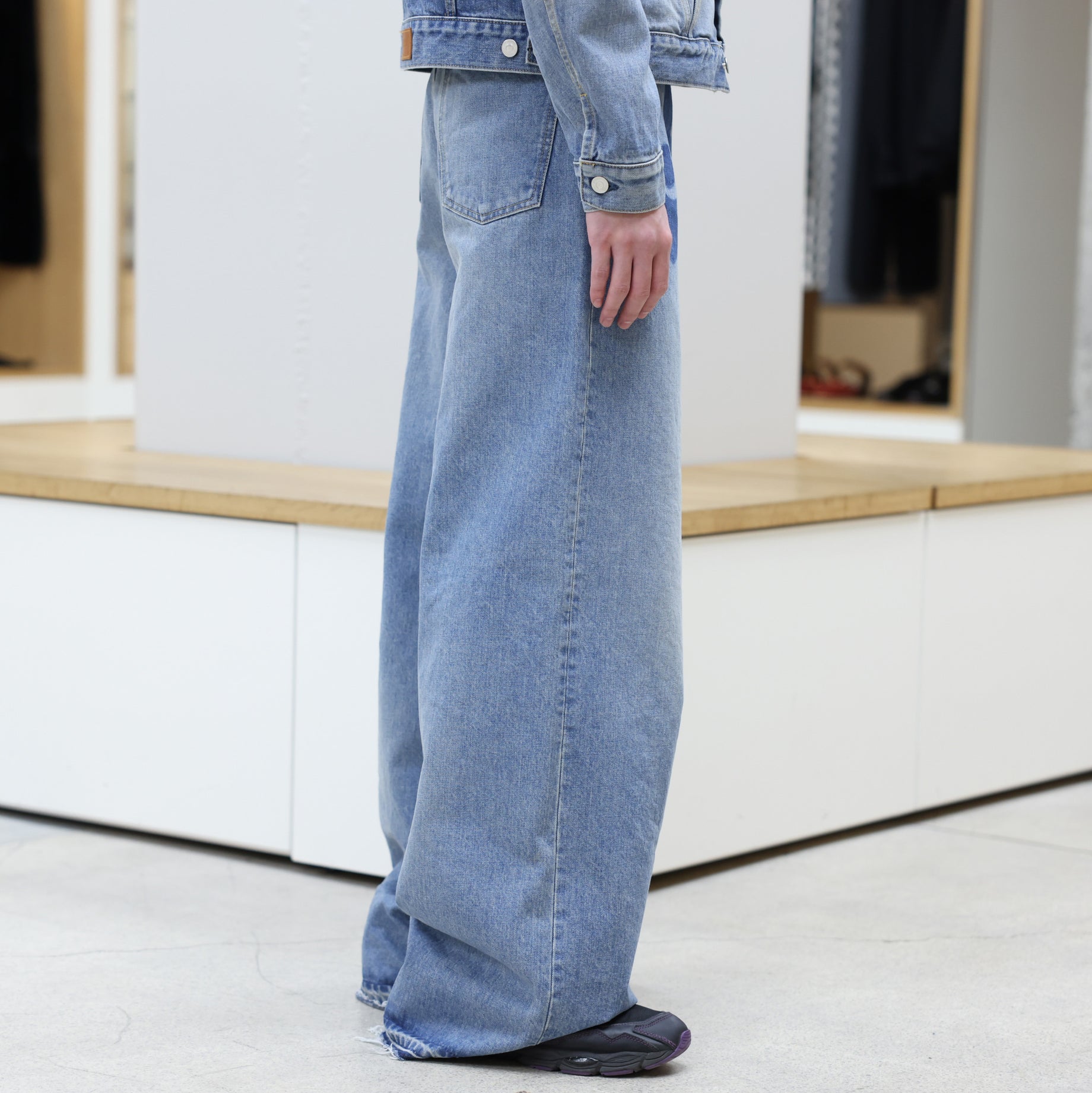 "MASU BOYS" EMBLEM BAGGY JEANS(INDIGO)