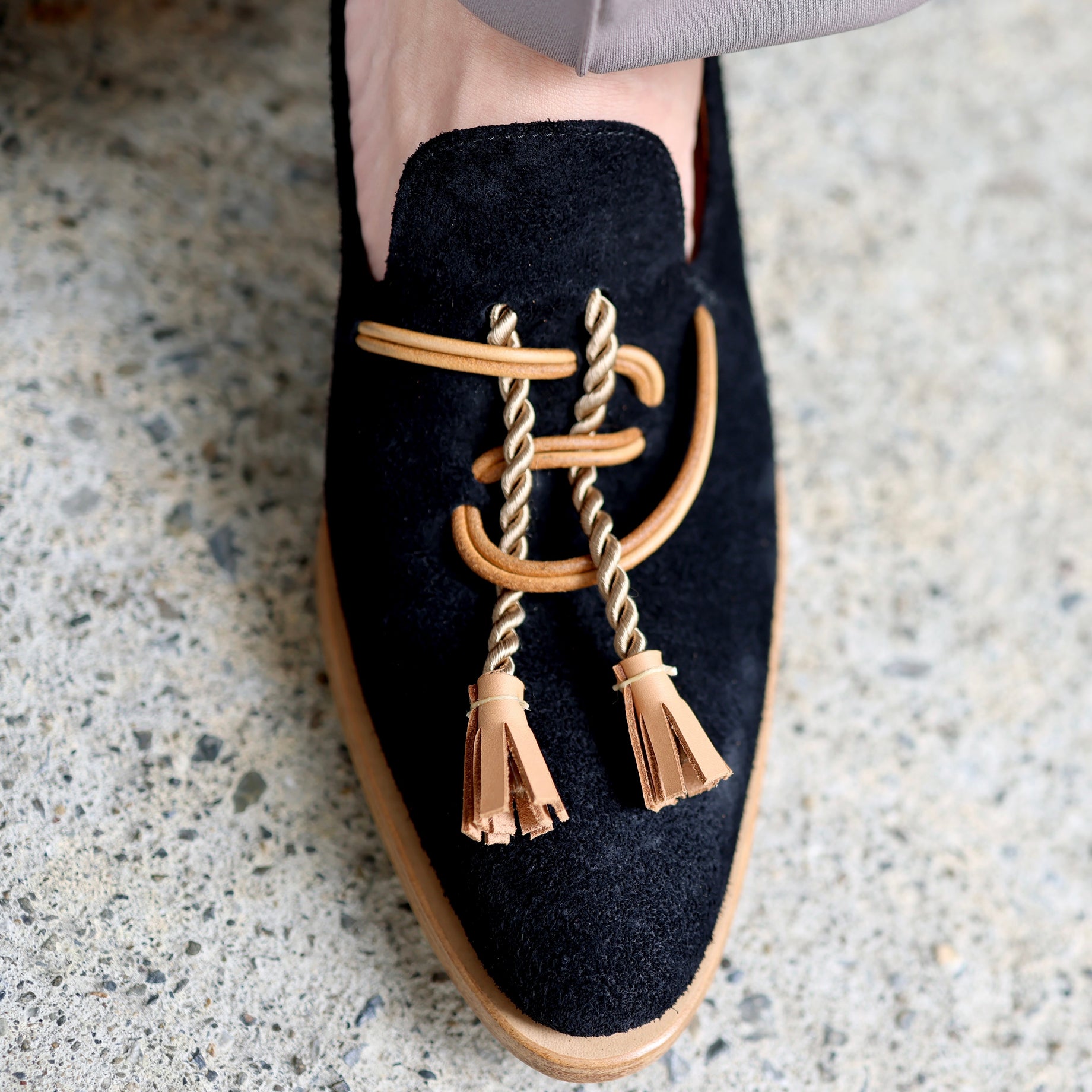 “$” KNOT SLIPON(BLACK)