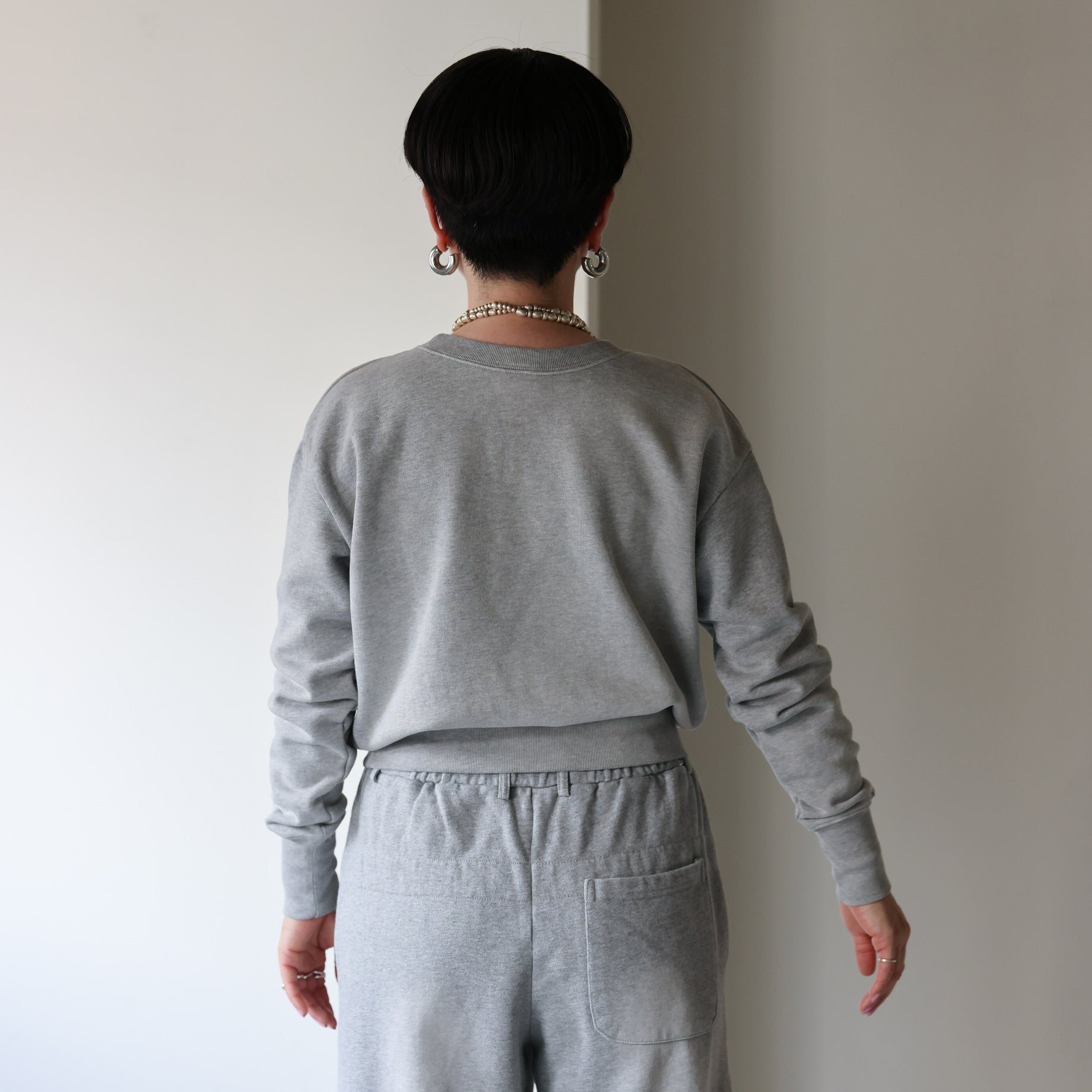 LOGOTYPE CREW NECK SWEATSHIRT (GREY)