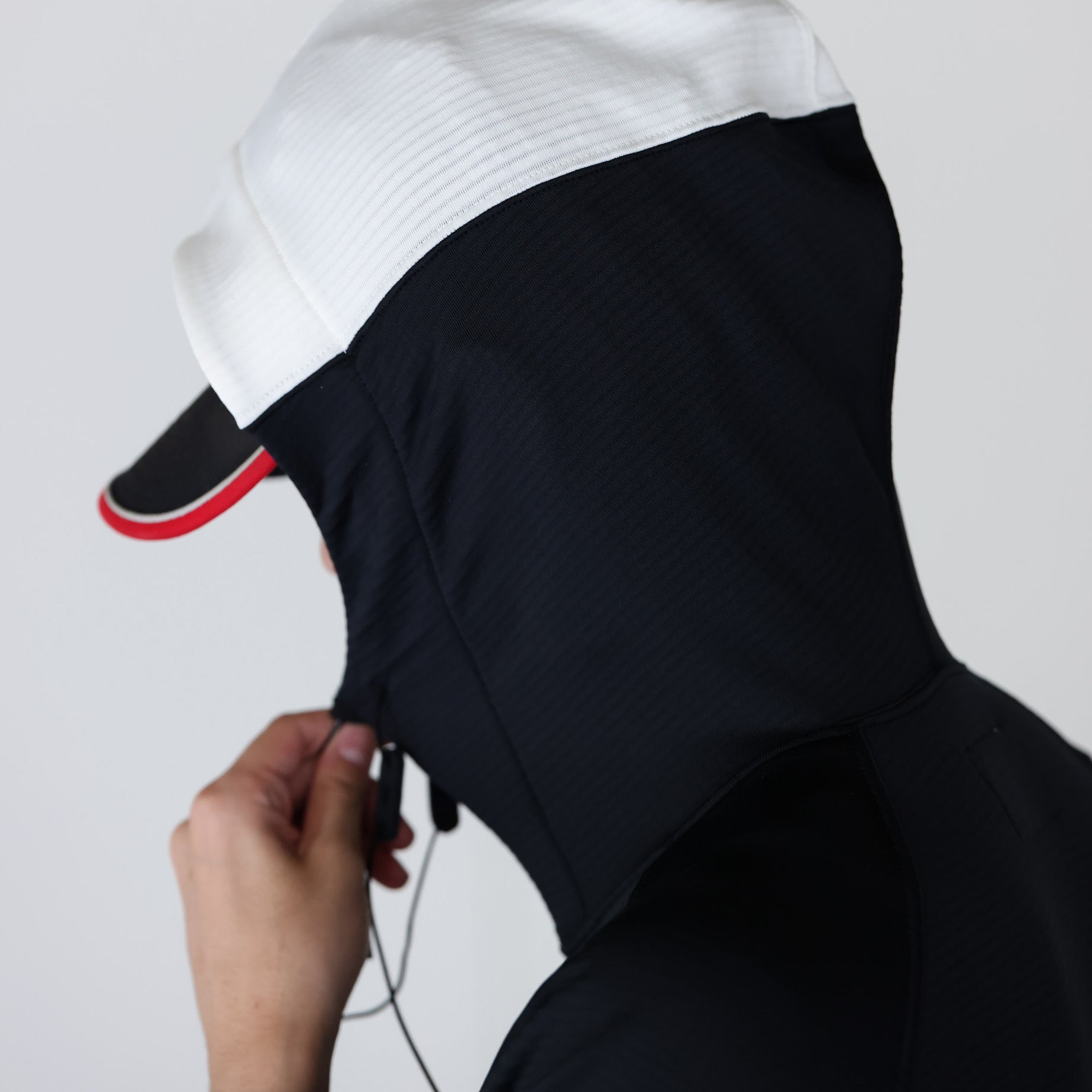 WHITE HEAD(BLACK)