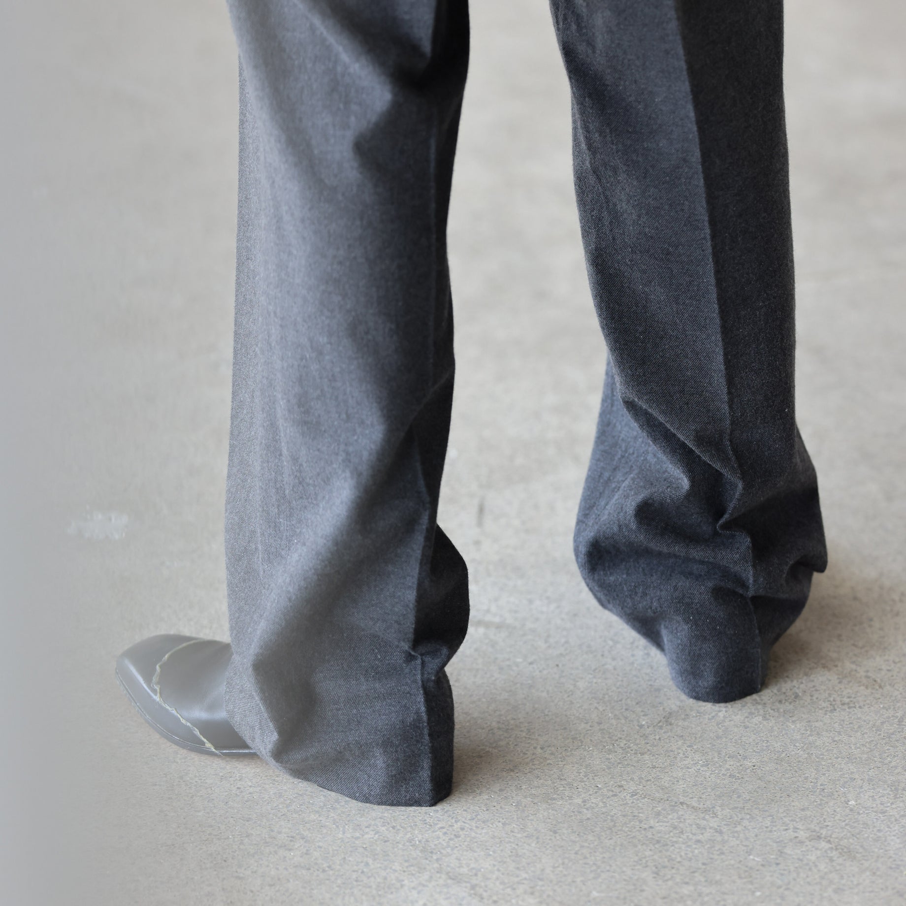FLANNEL PANTS (CHARCOAL)