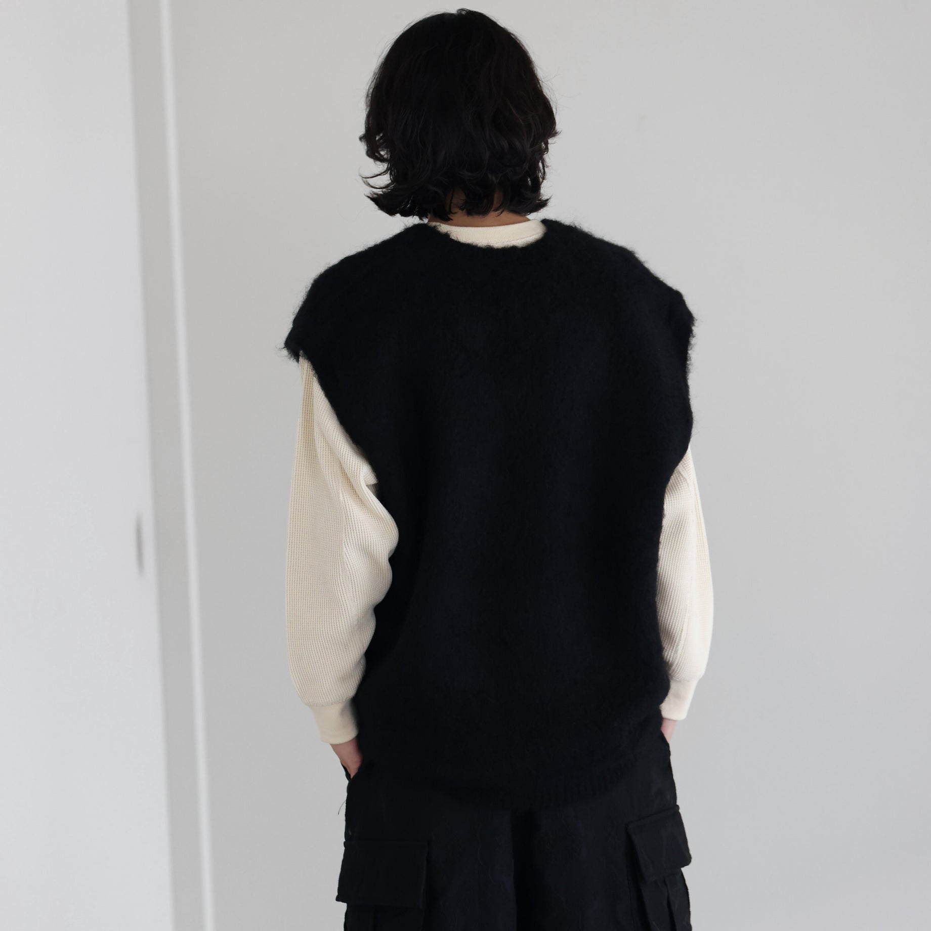 MOHAIR KNIT VEST - SOLID (BLACK)