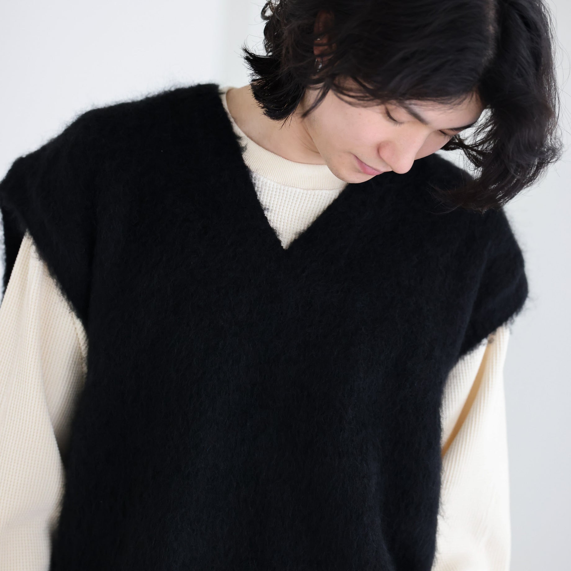 MOHAIR KNIT VEST - SOLID (BLACK)