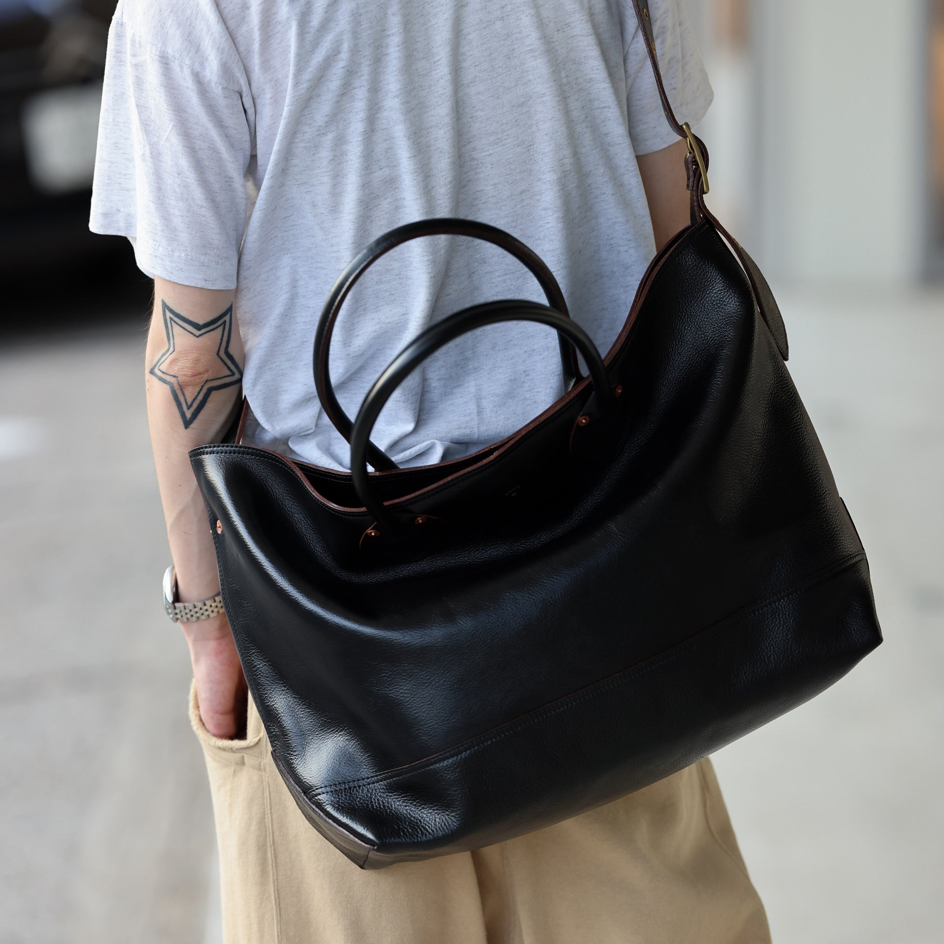 LEATHER TOTE BAG(BLACK SHRINK)