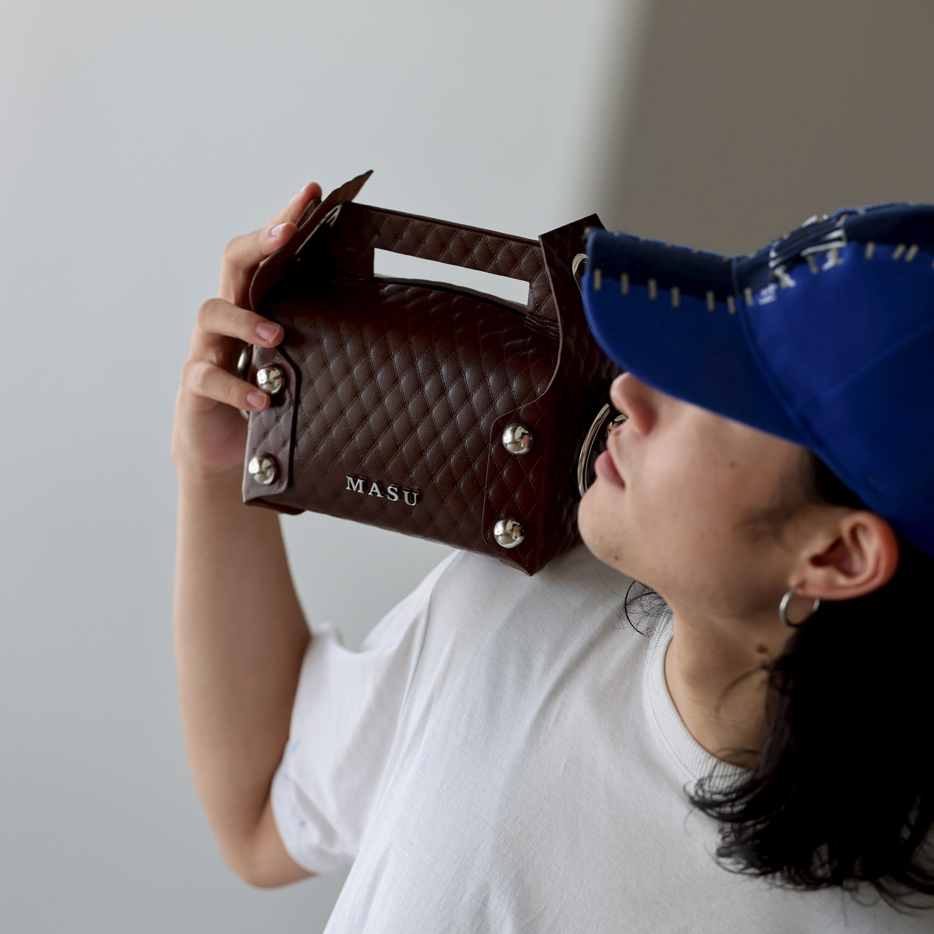 LEATHER CAKE BAG(BROWN)