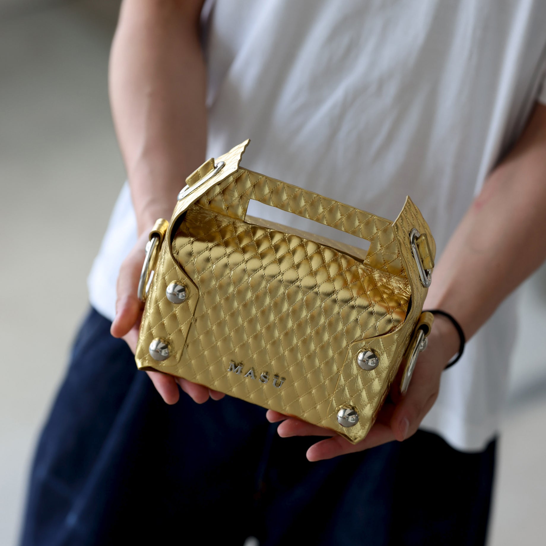 LEATHER CAKE BAG(GOLD)