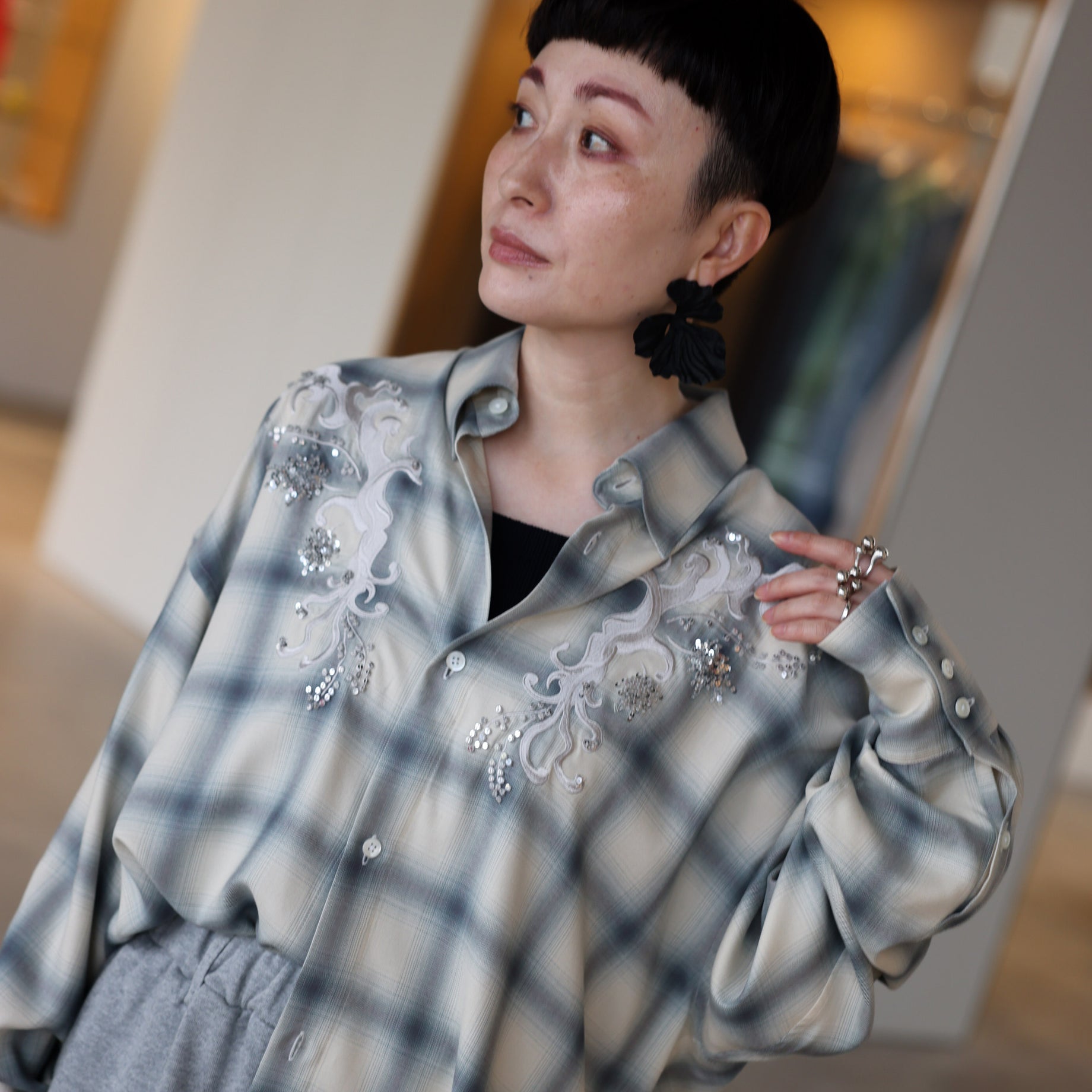 EMBROIDERY RAYON OMBRE CHECK SHIRTS(MISTIC WHITE)