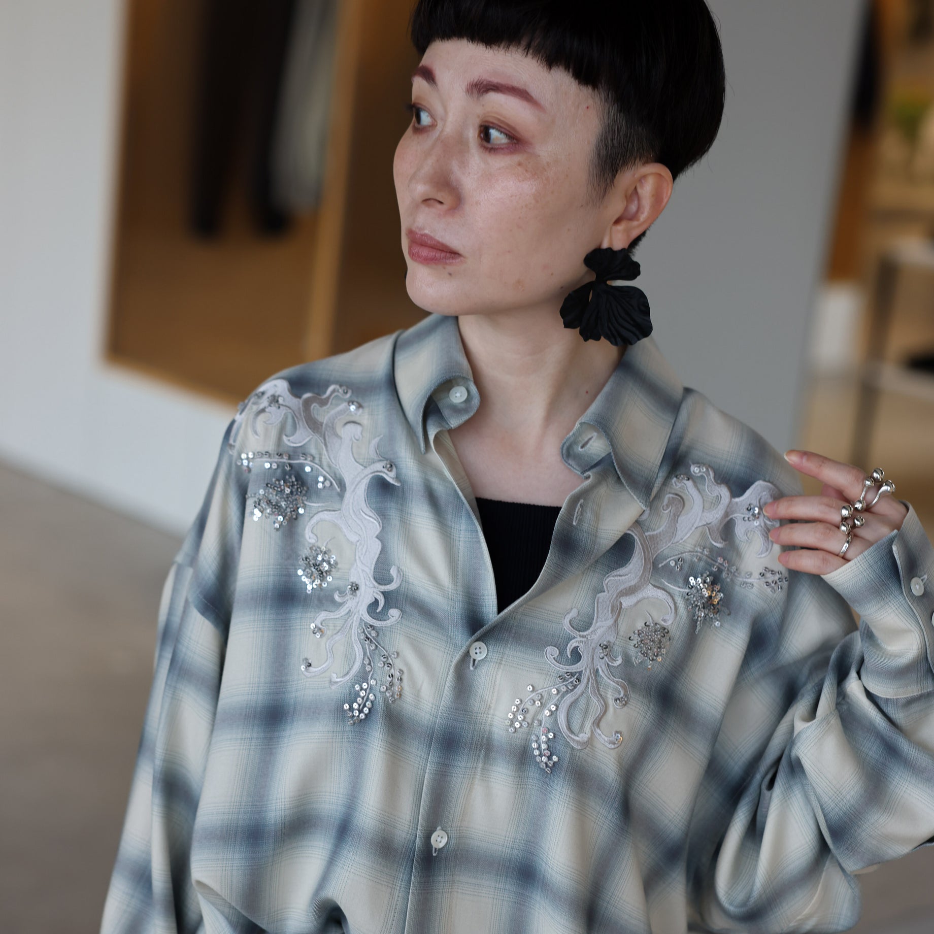 EMBROIDERY RAYON OMBRE CHECK SHIRTS(MISTIC WHITE)
