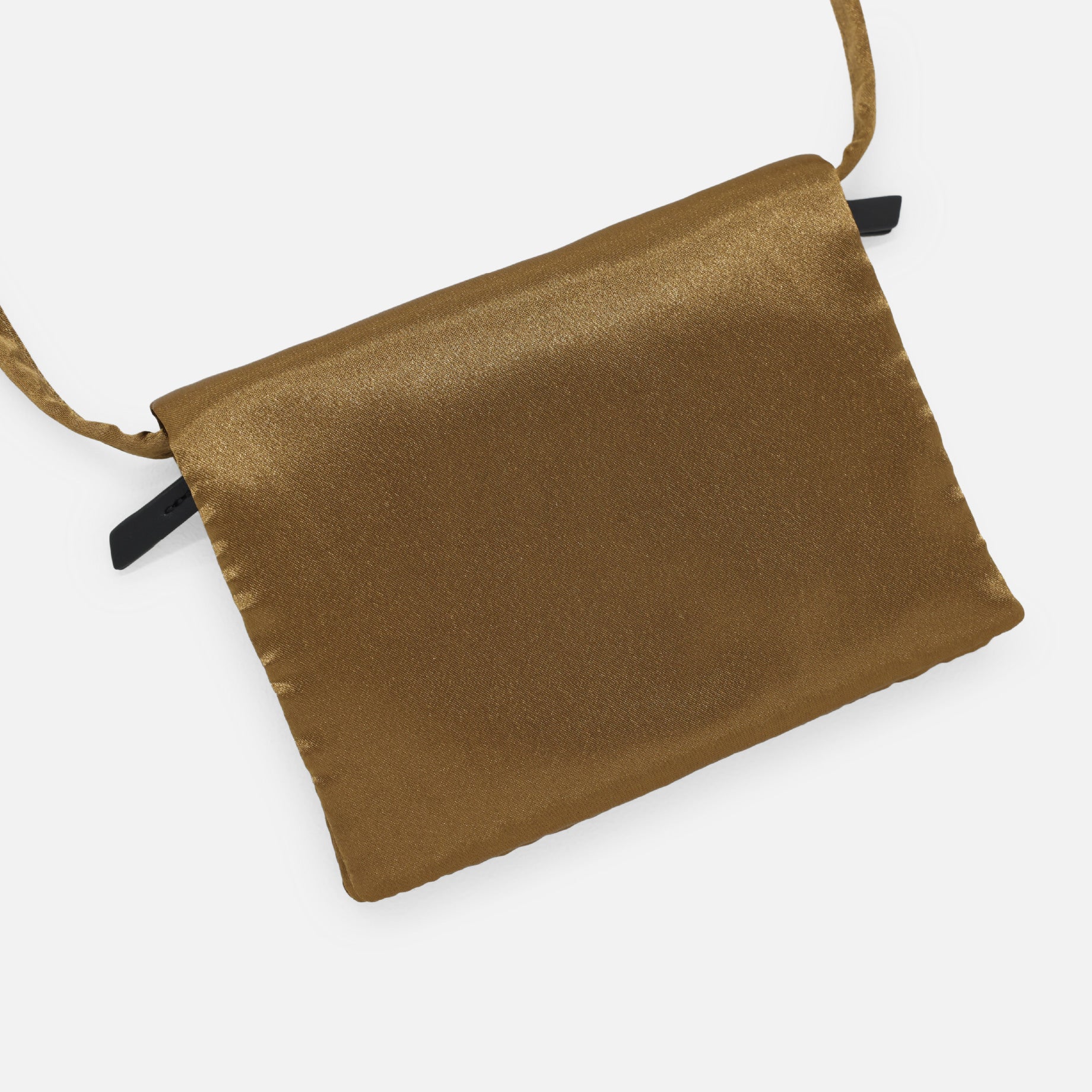 SATIN POCHETTE BAG(CAMEL)
