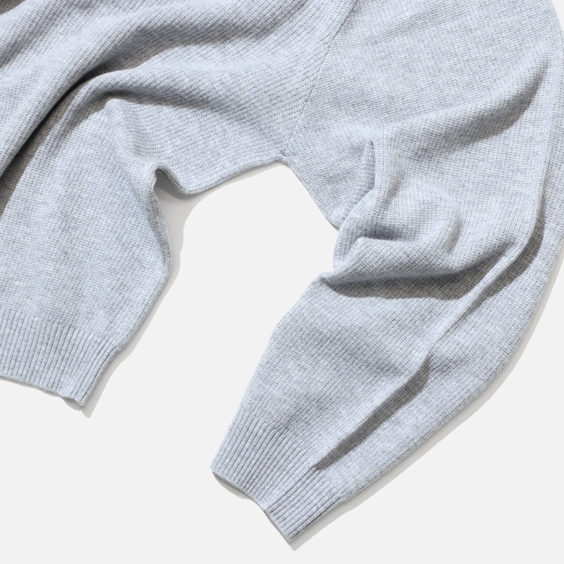 V NECK P/O (GRAY)