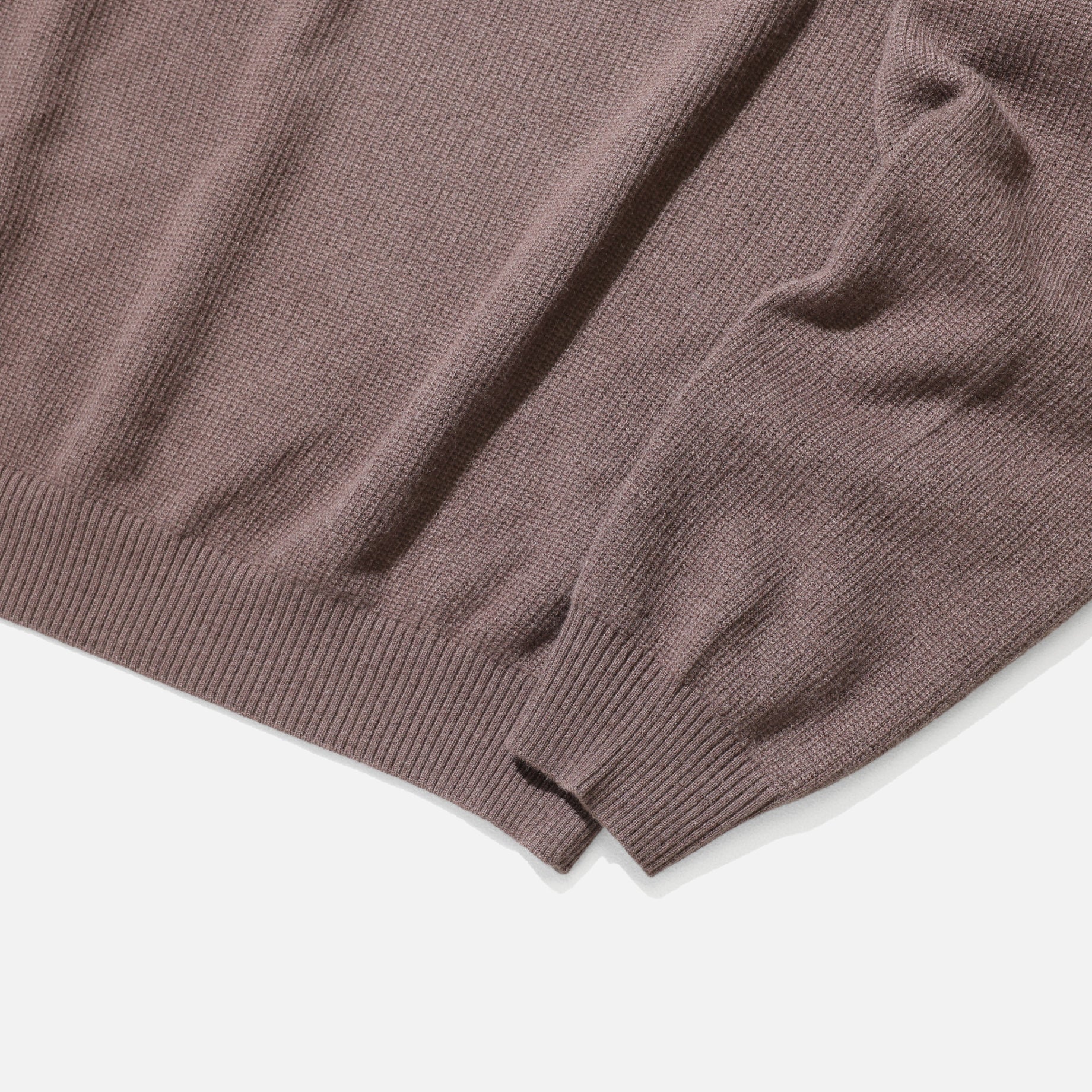 V NECK P/O (BROWN)