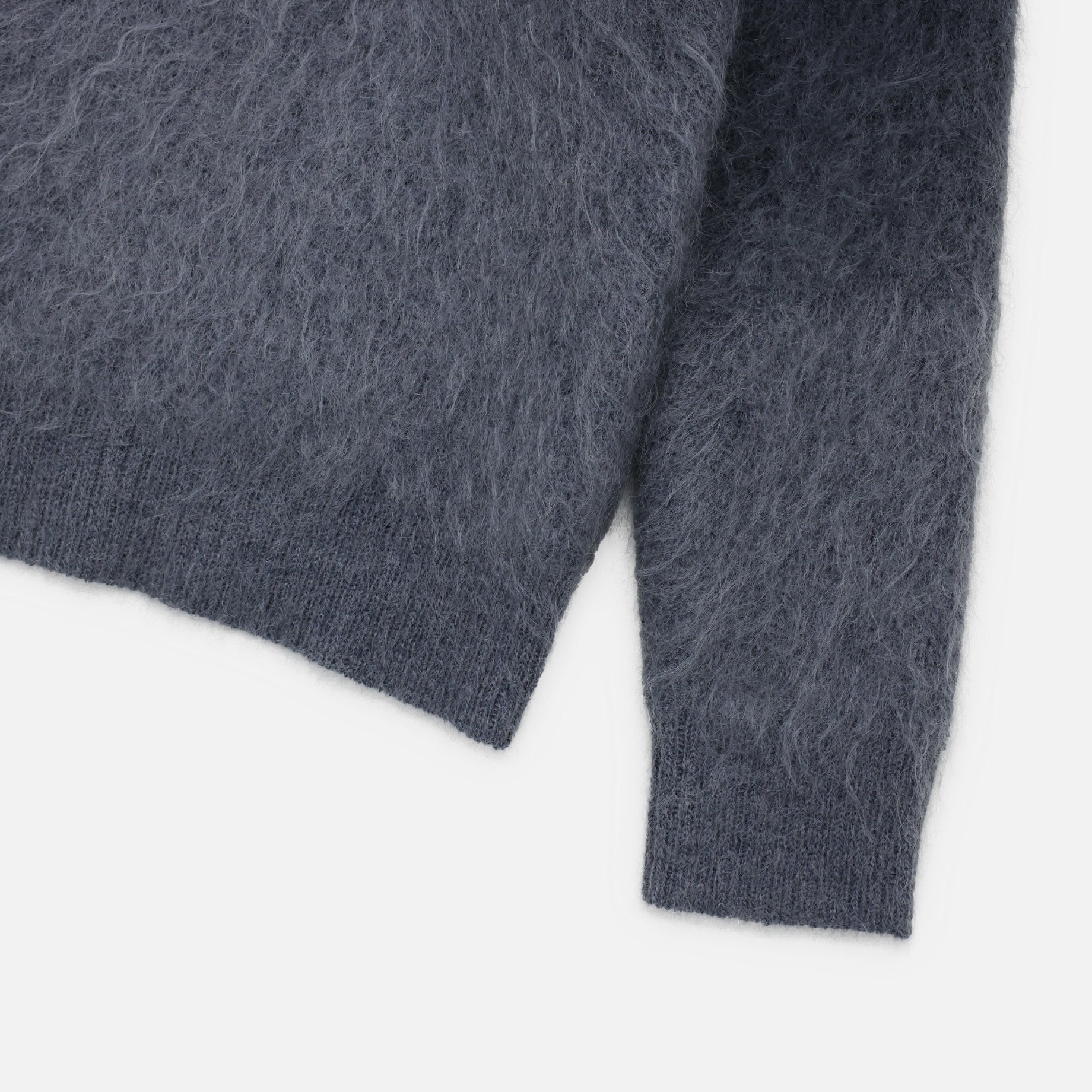 GRADATION MOHAIR PULLOVER (BLACK)