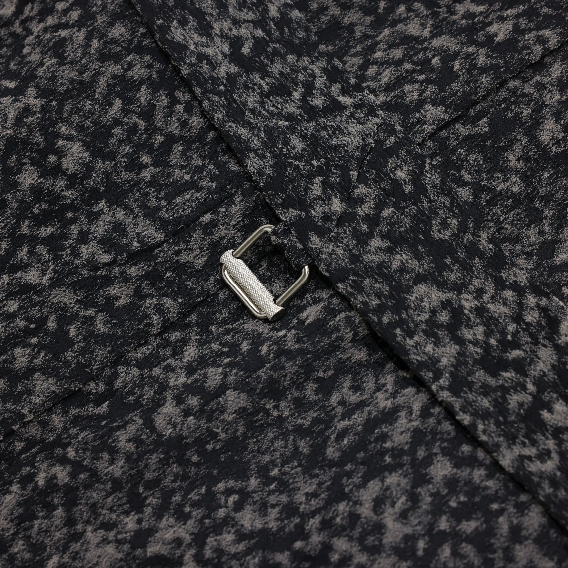 URETHANE JACQUARD TRENCH COAT(BLACK & WHITE)
