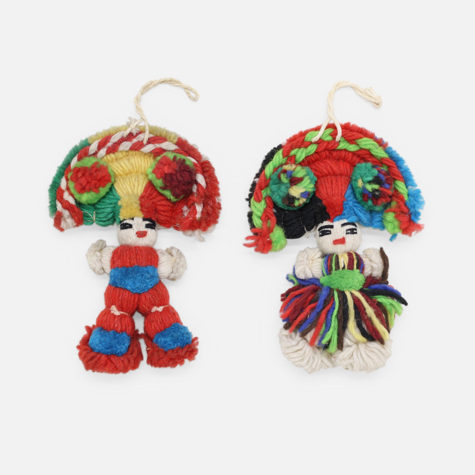 VINTAGE FOLK ART YARN DOLL(B)