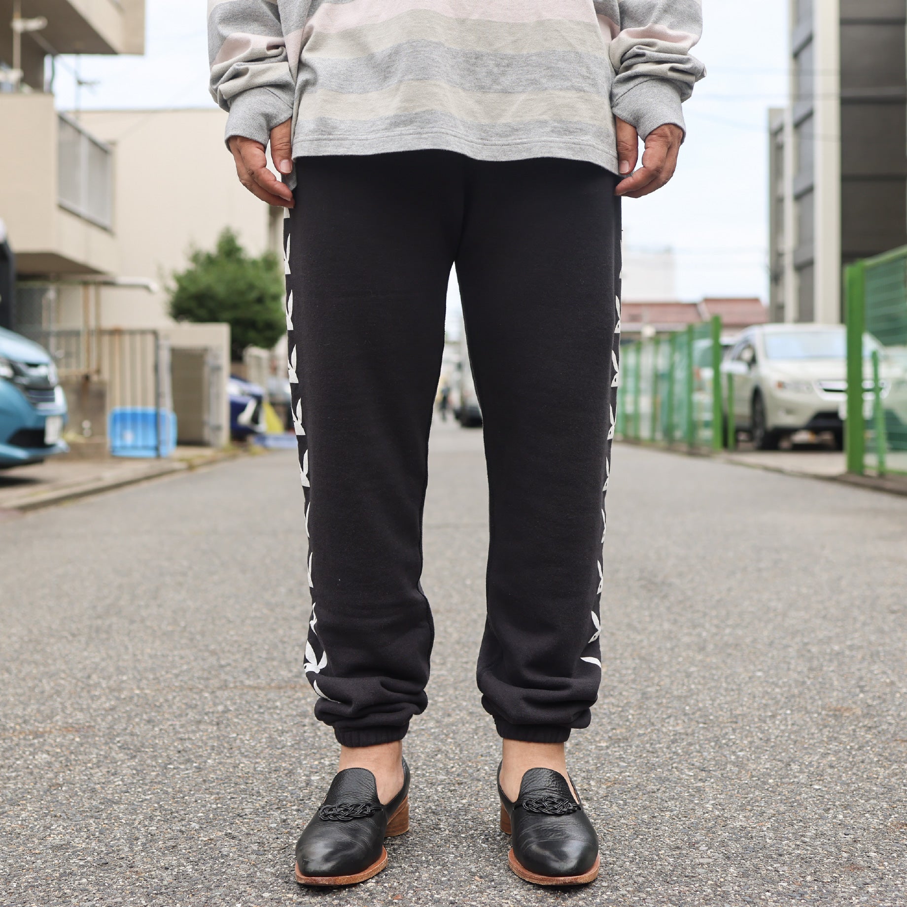 PLAYBOY PRINT SWEAT PANTS(BLACK)