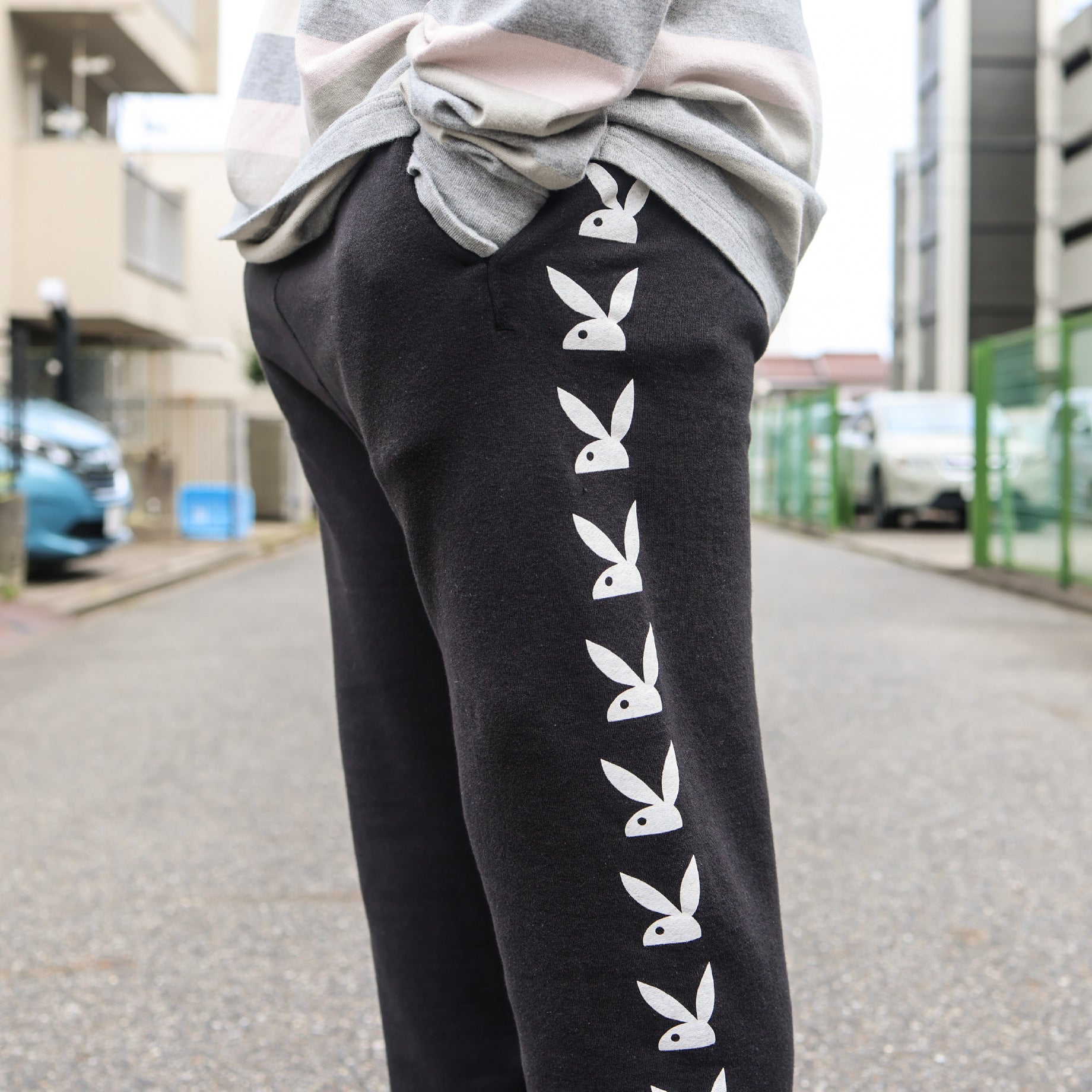PLAYBOY PRINT SWEAT PANTS(BLACK)