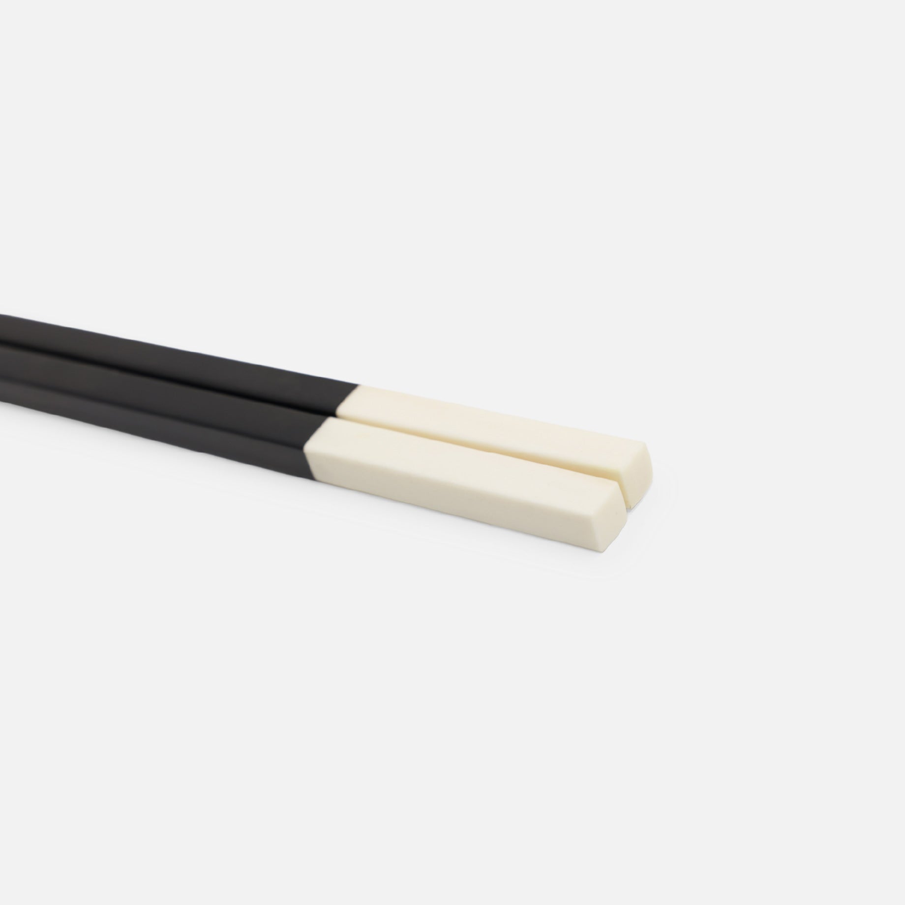 SARAH PETHERICK SQUARE CHOPSTICKS - BLACKWOOD / WHITE
