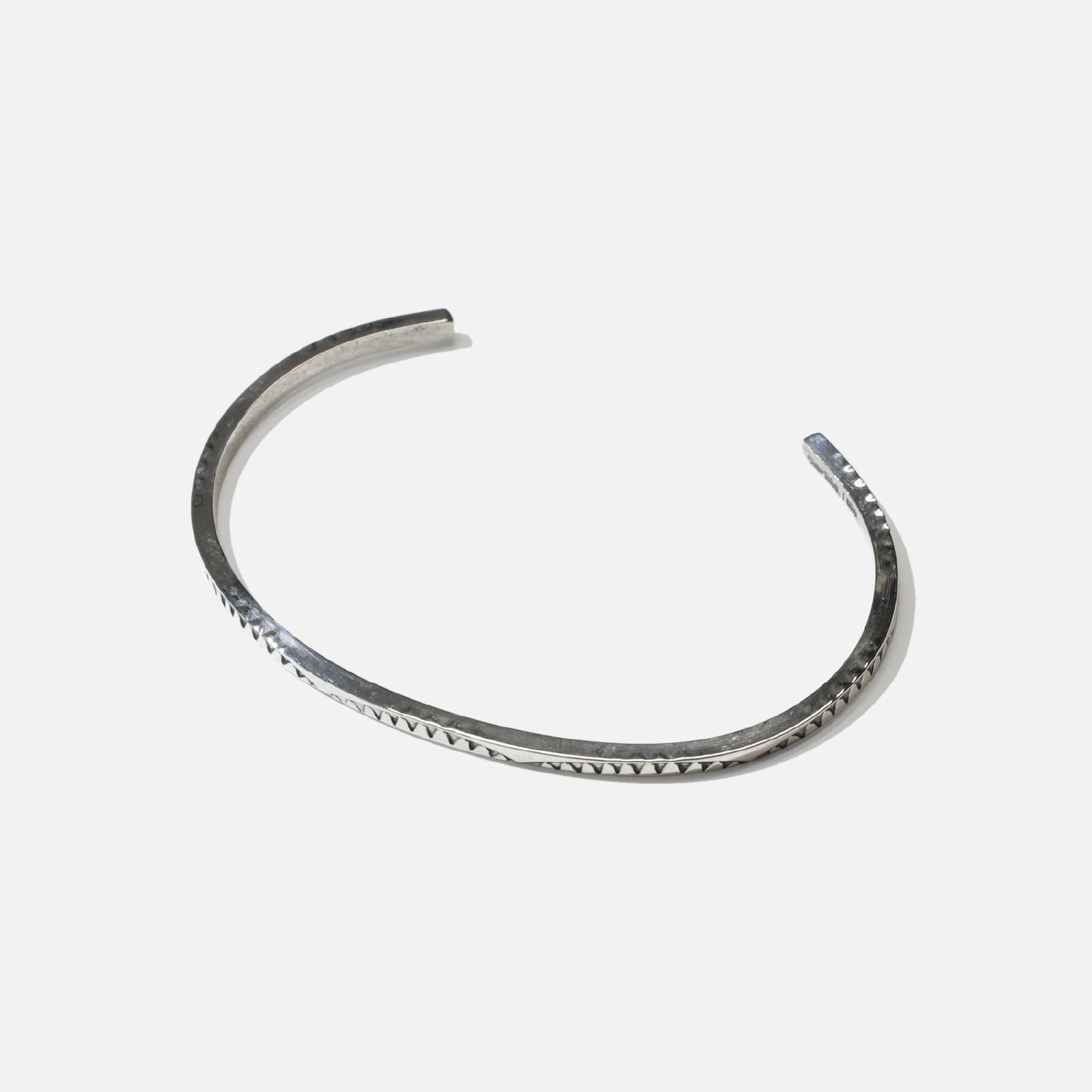 ELAINE TAHE SS BRAC.(SQUARE)