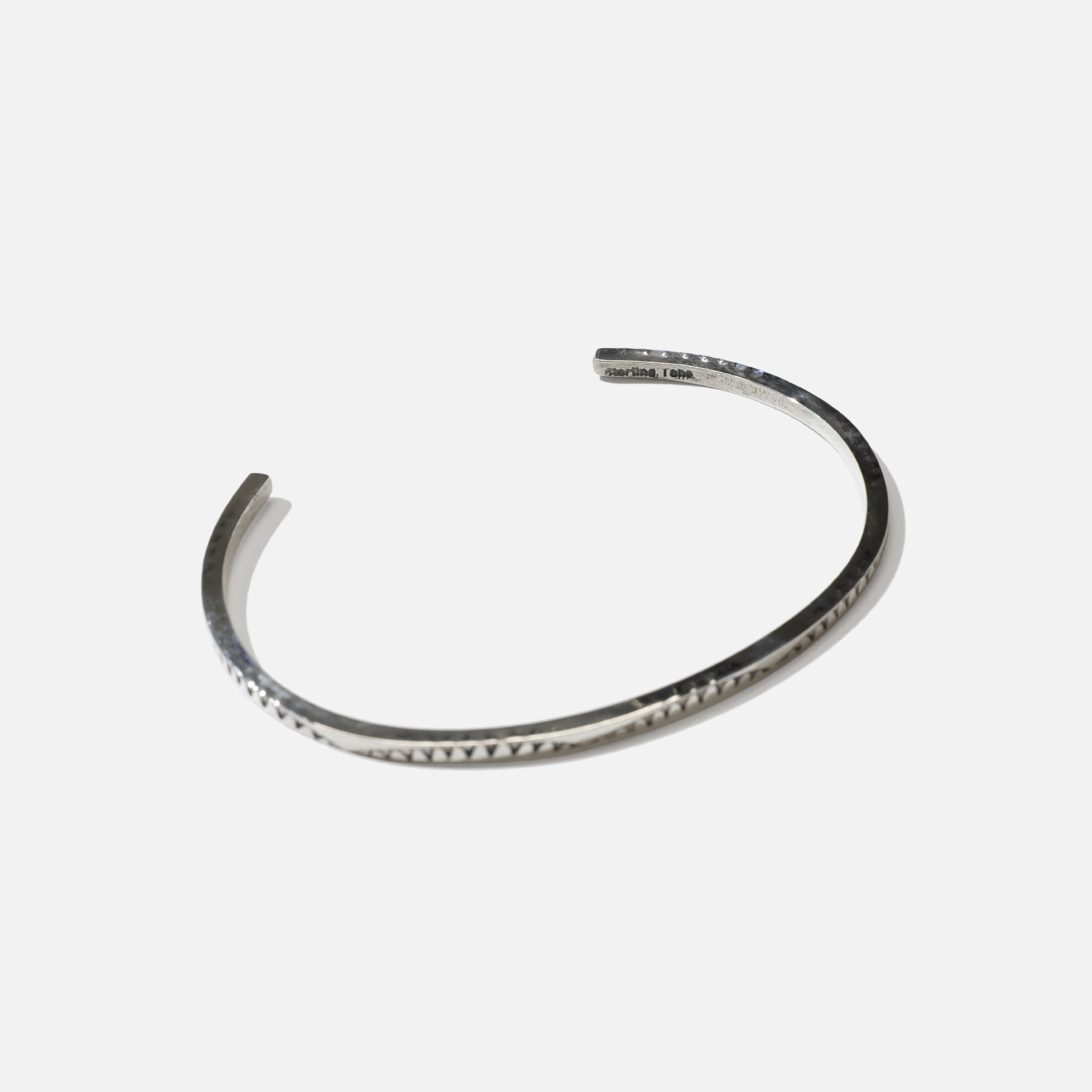 ELAINE TAHE SS BRAC.(SQUARE)