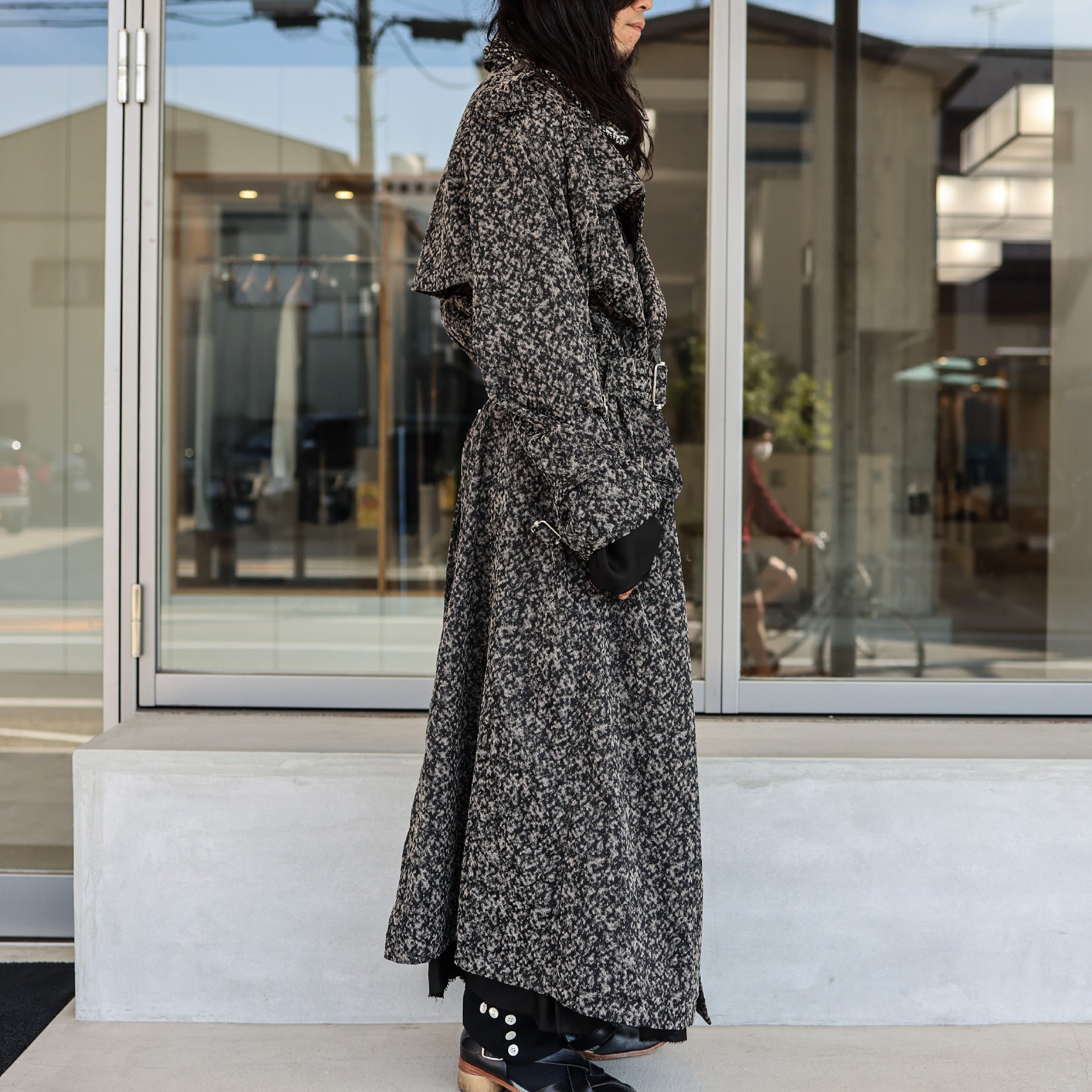 URETHANE JACQUARD TRENCH COAT(BLACK & WHITE)