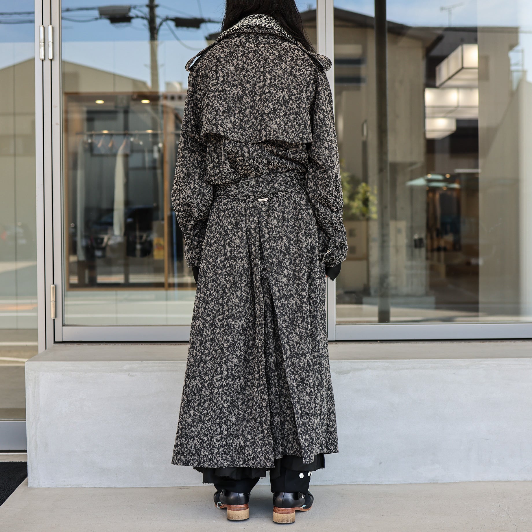 URETHANE JACQUARD TRENCH COAT(BLACK & WHITE)