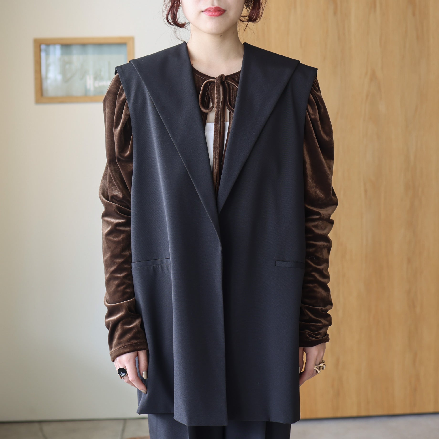 FLAT COLLAR VEST(BLACK)