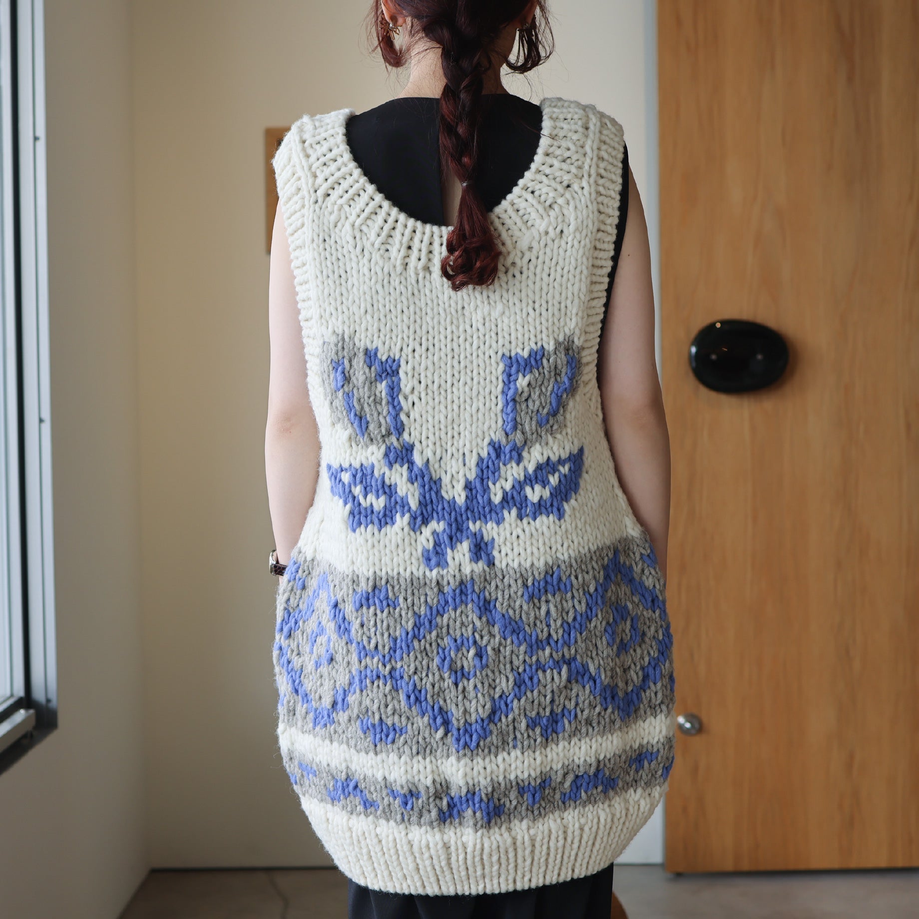 COWICHAN APRON VEST - FLOWER PATTERN(IVORY)