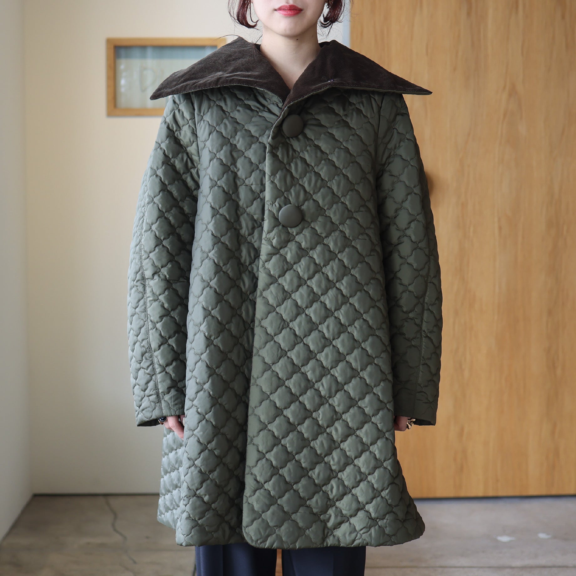 QUILTED BIG COLLAR A-LINE COAT(OLIVE)
