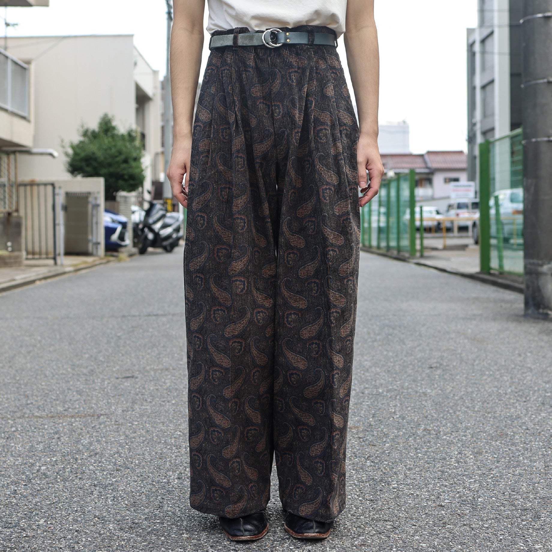 TUCKED WIDE PANT - 8W CORD / PAISLEY(BLACK)