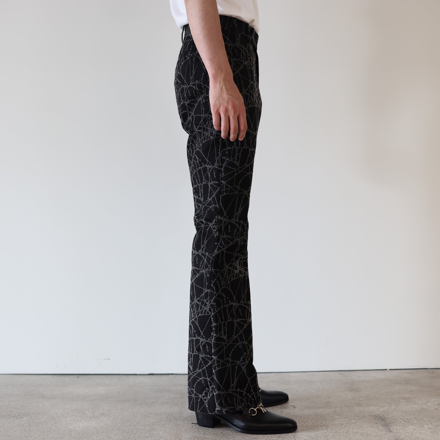 FLOCKY WEB FLARE PANTS(BLACK)
