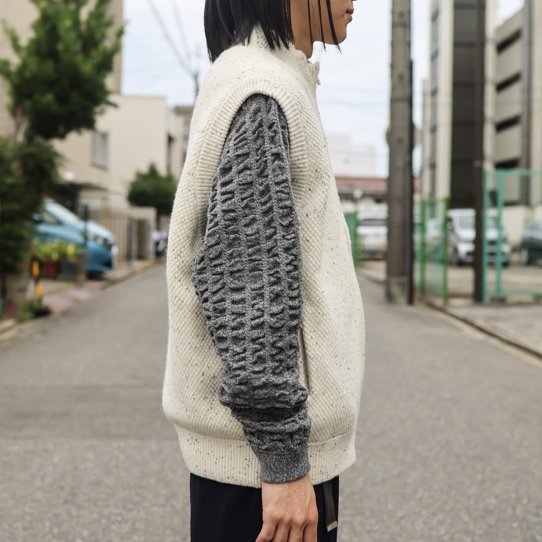 WOOL MOSS STITCH ZIP VEST (WHITE)