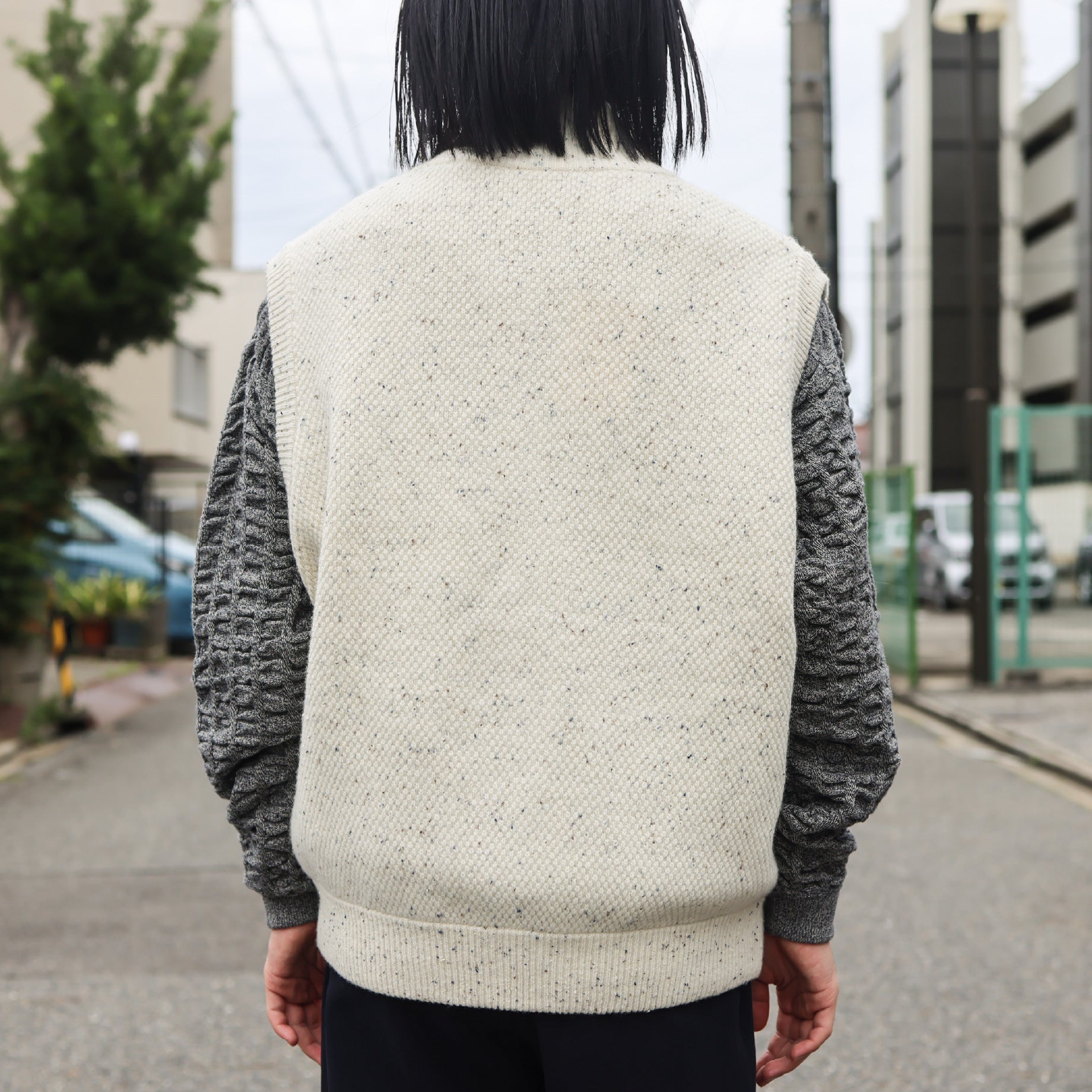 WOOL MOSS STITCH ZIP VEST (WHITE)
