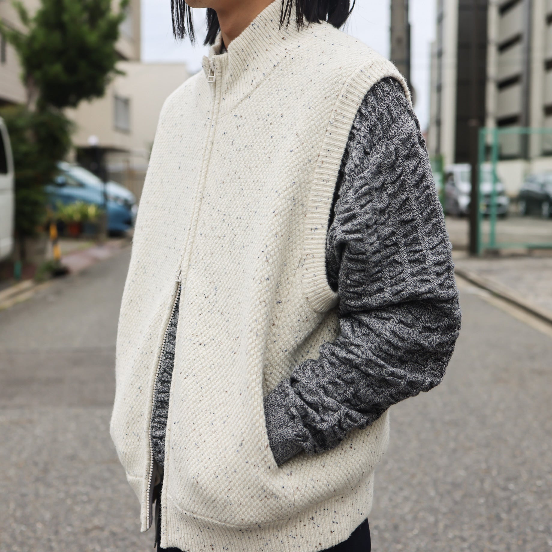WOOL MOSS STITCH ZIP VEST (WHITE)
