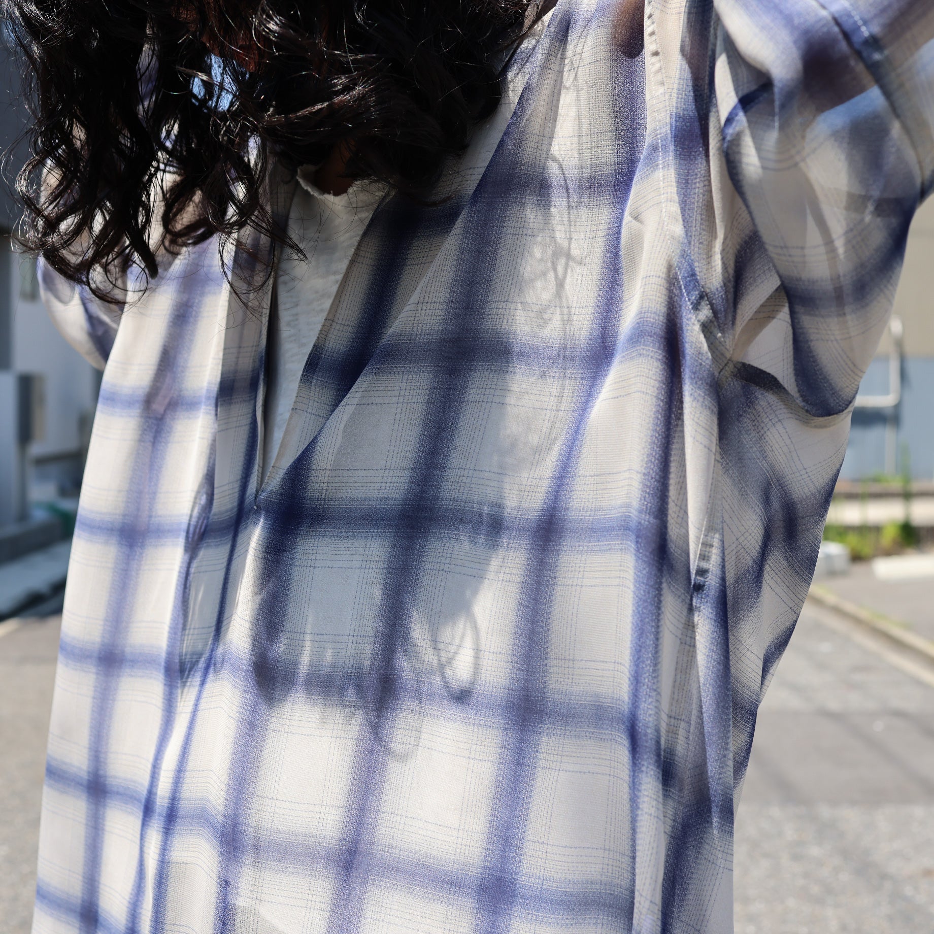 SHEER OMBRE BLOUSE(IVORY & BLUE)