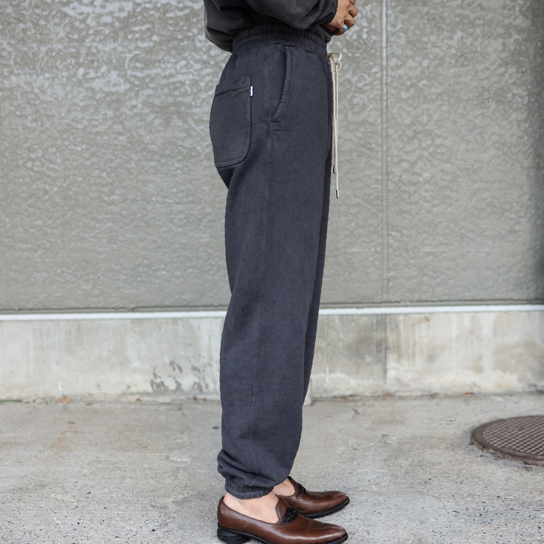 COLLEGE PRINTED SWEAT TROUSERS(AGED BLACK)