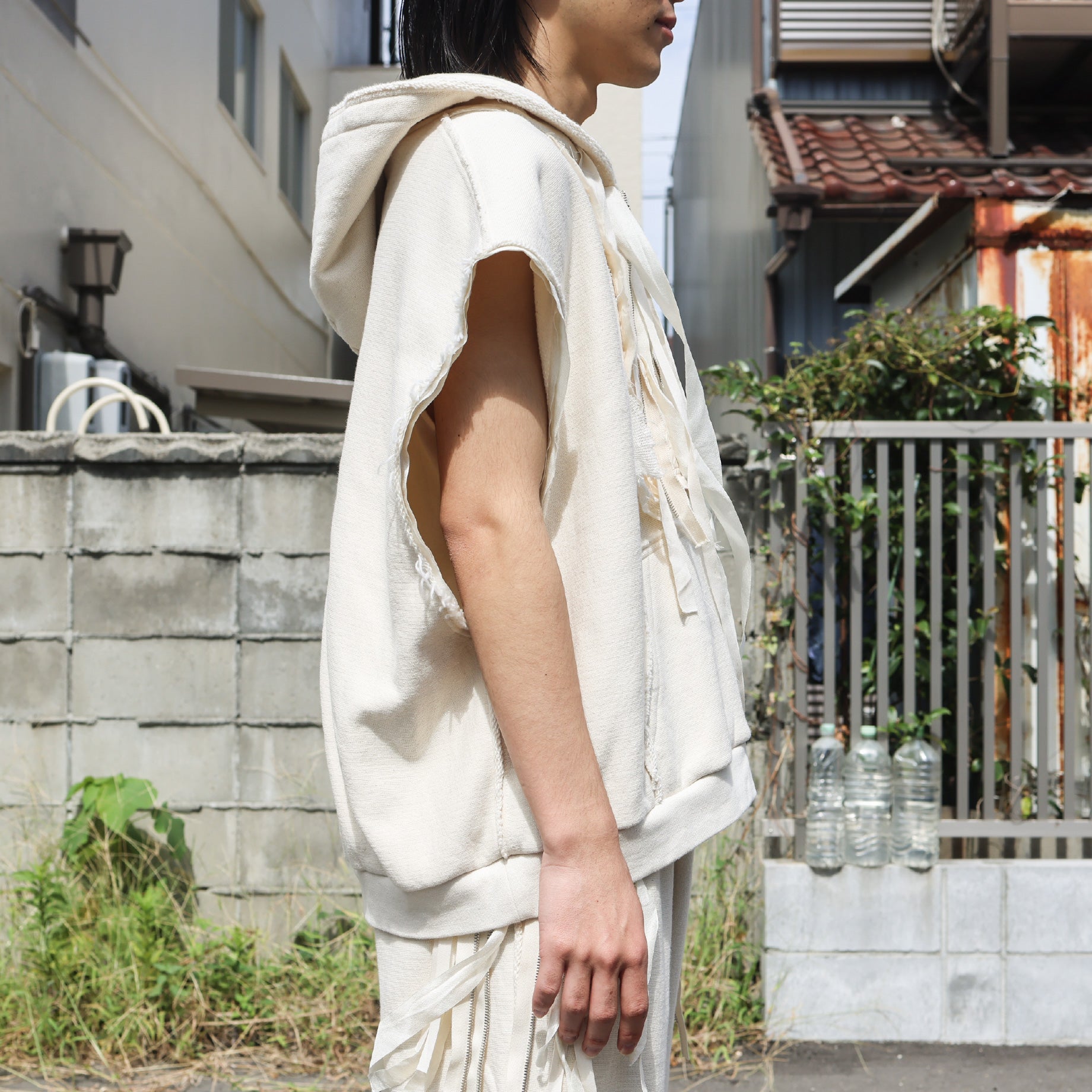 SLEEVELESS HOODIE(IVORY)
